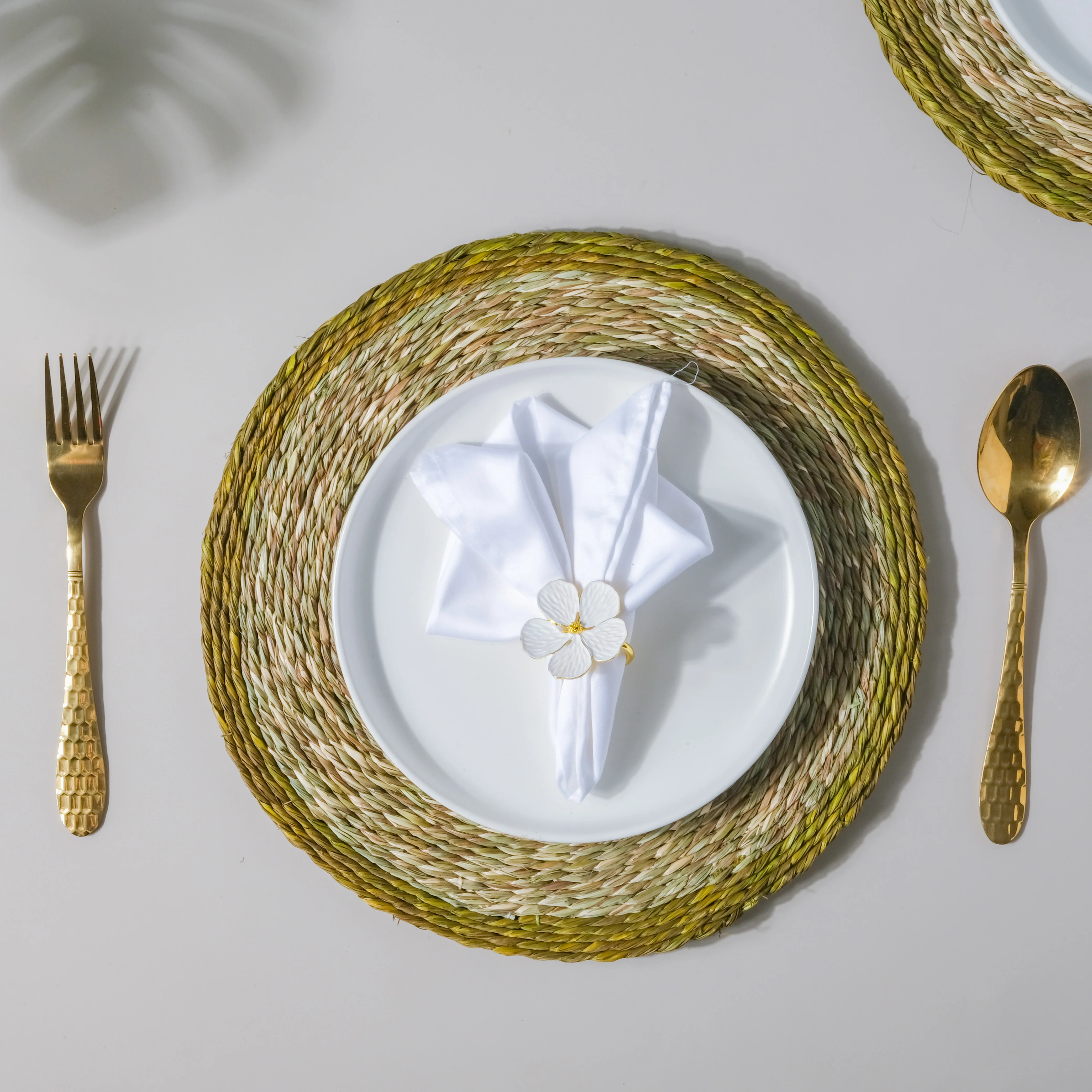 Round Sabai Trivet Green - Image 6