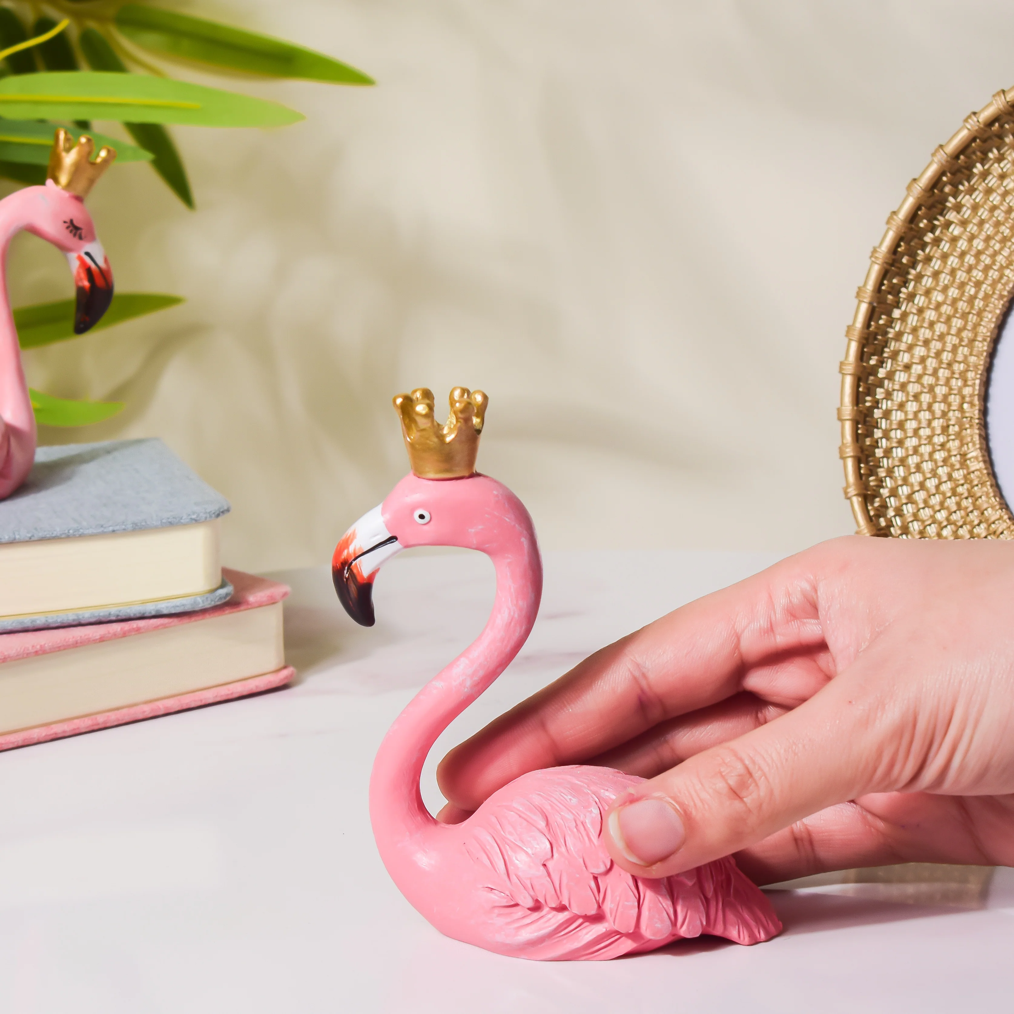 Royal Flamingo Decor - Image 2