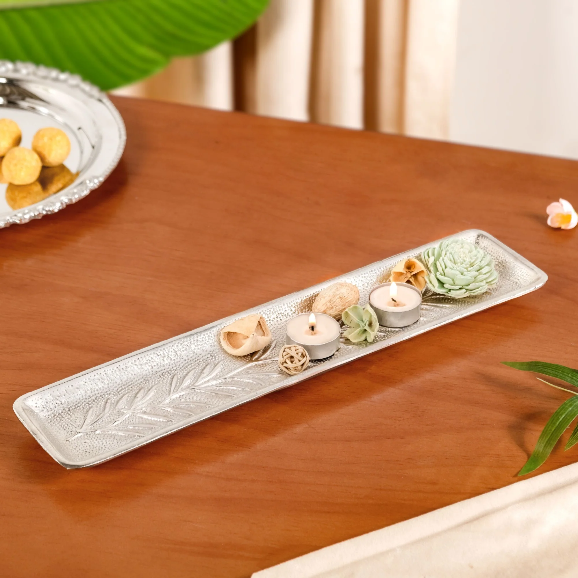 Royalcore Embossed Decorative Long Tray - Image 2