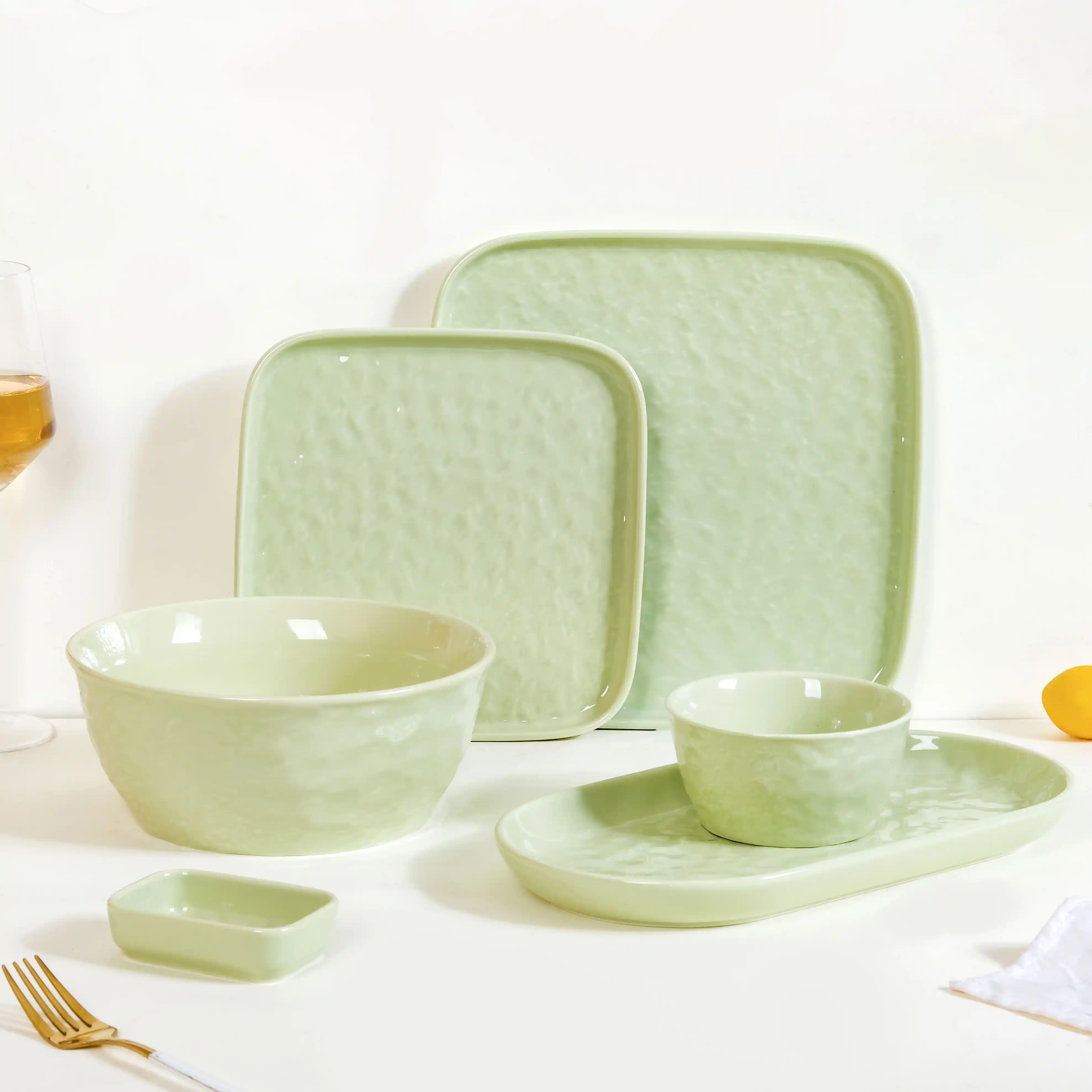 Sage Green Textured 27-Piece Dinner Set For 6 - Image 3
