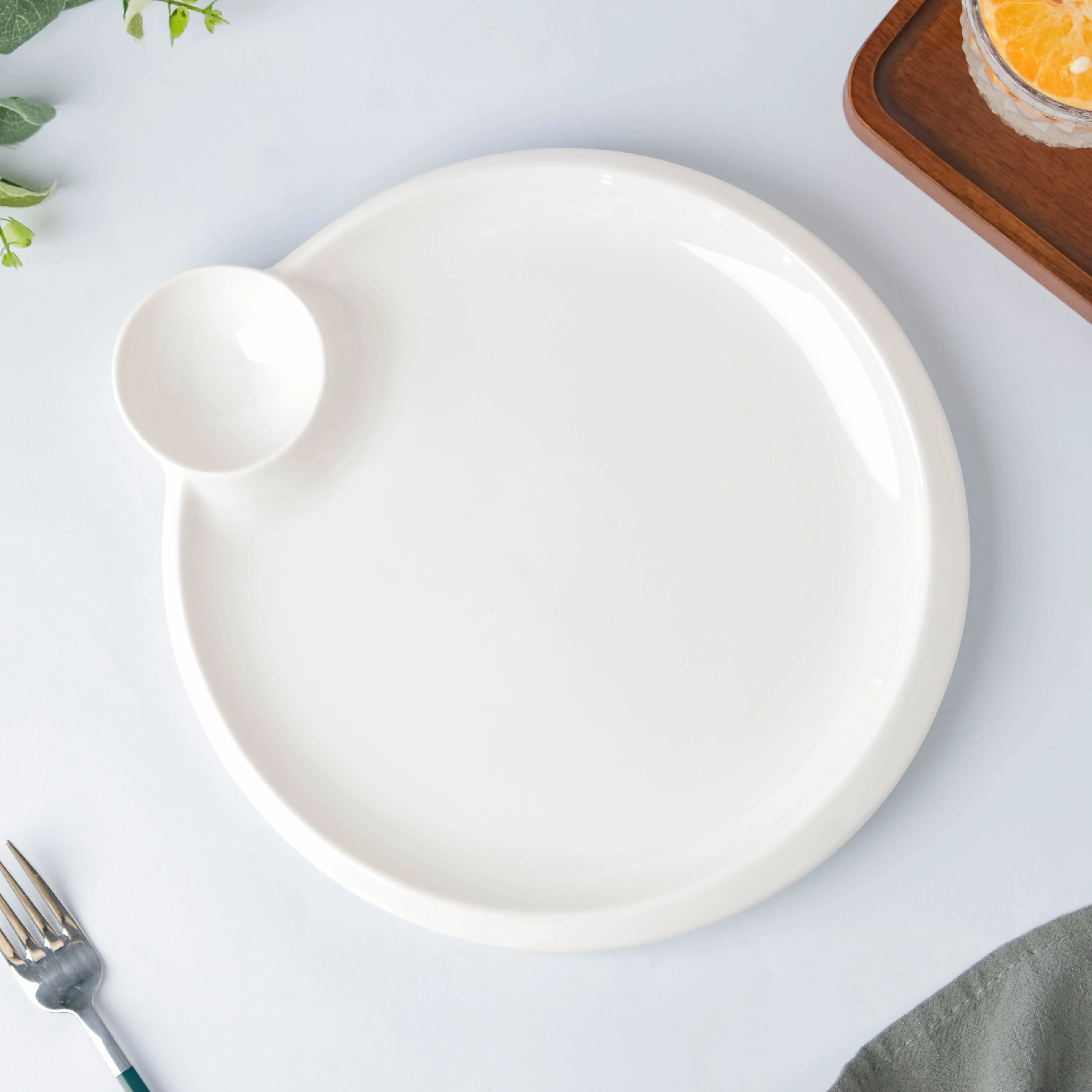 Serena Lily White Round Section Plate - Image 2