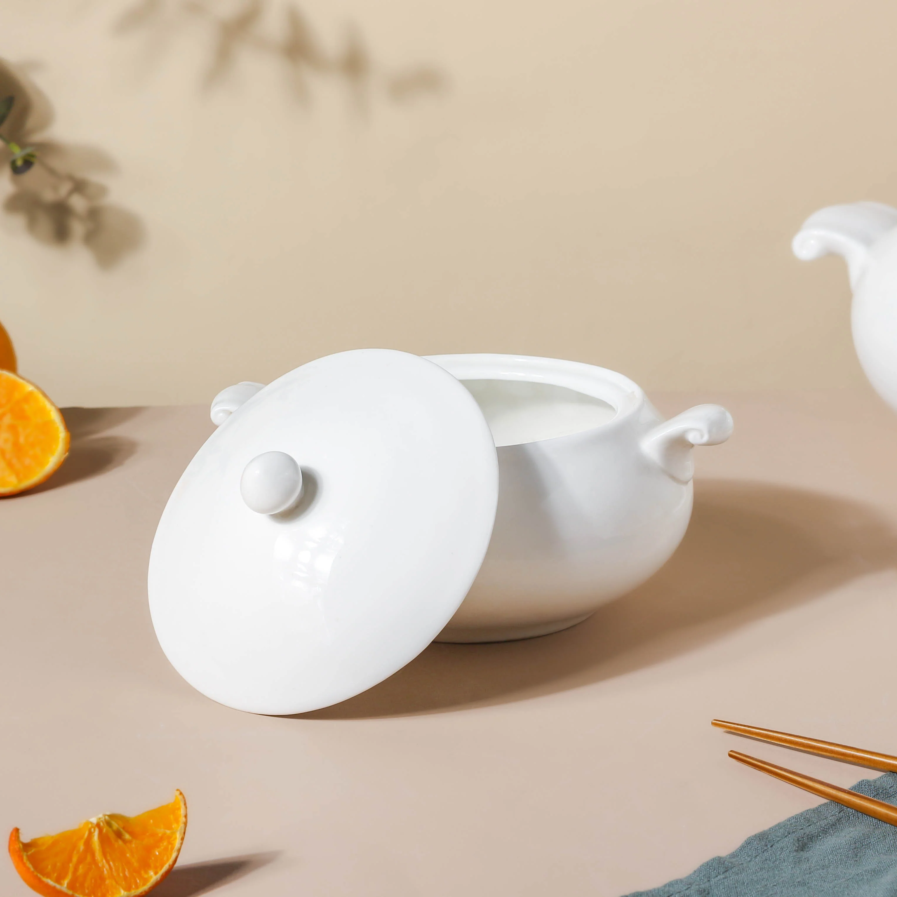 Serena Pearly White Serving Bowl With Lid Small 1 L - Image 7
