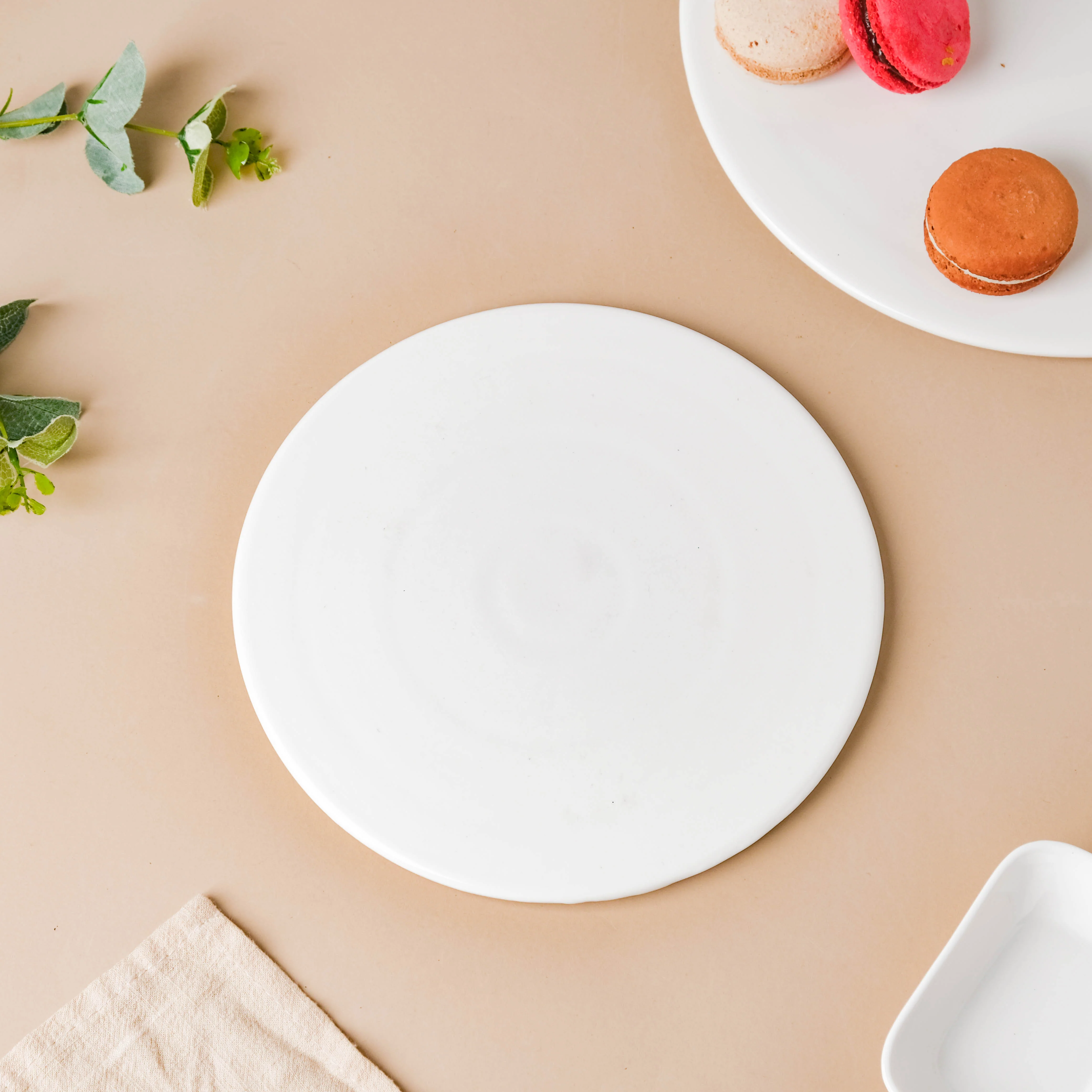 Serena Snowy White Round Platter Small - Image 2