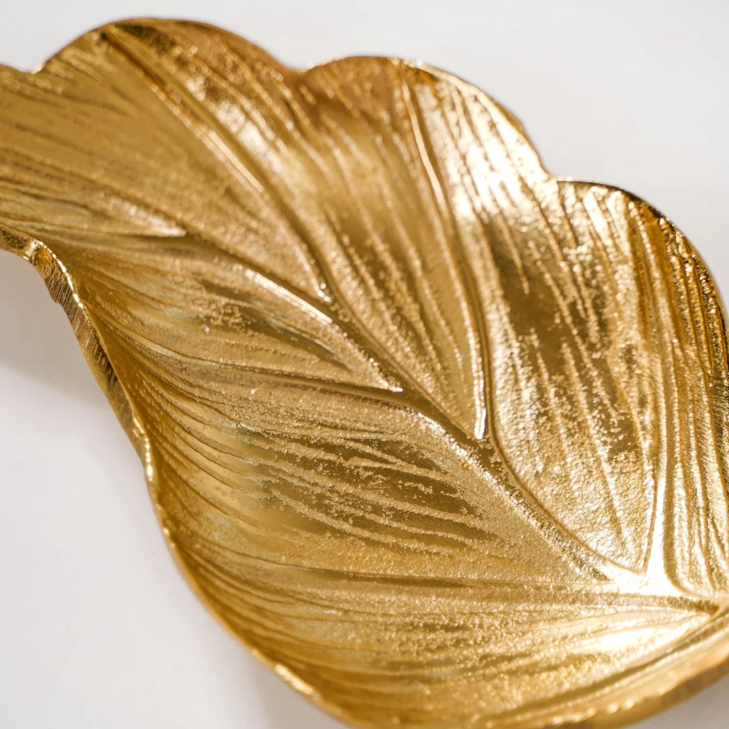 Set Of 2 Decorative Gold Leaf Trinket Tray - Image 8