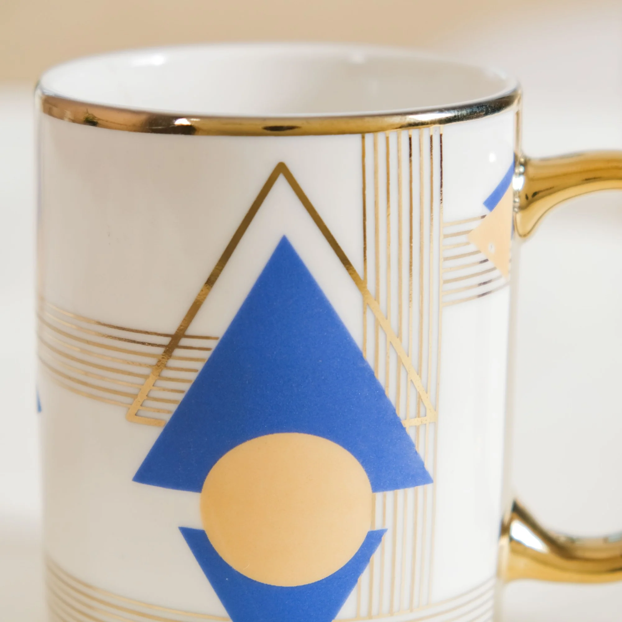 Set Of 2 Geometric Blue Gold Mugs With Gift Box 350ml - Image 7