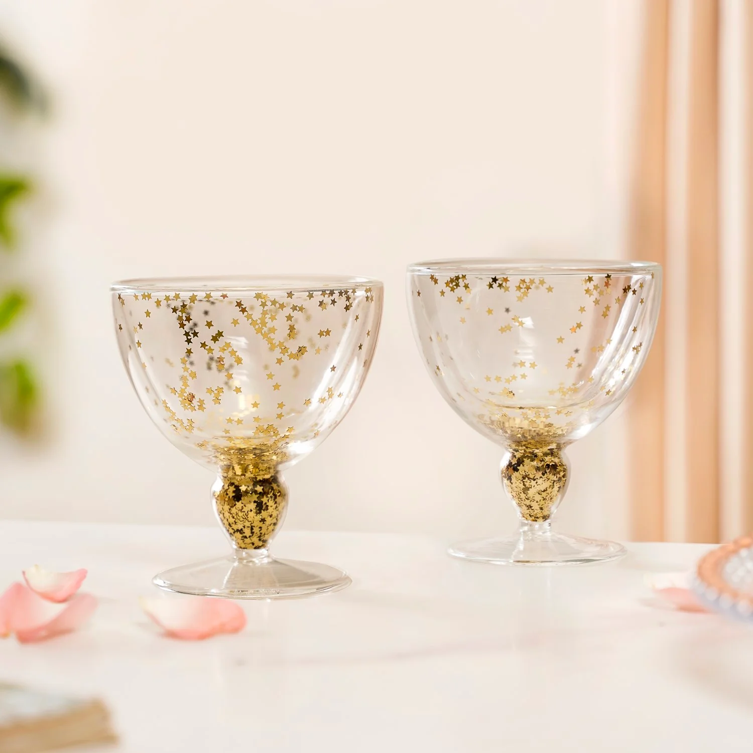 Set Of 2 Gold Confetti Filled Double Walled Wine Glass Goblet 250ml - Image 3