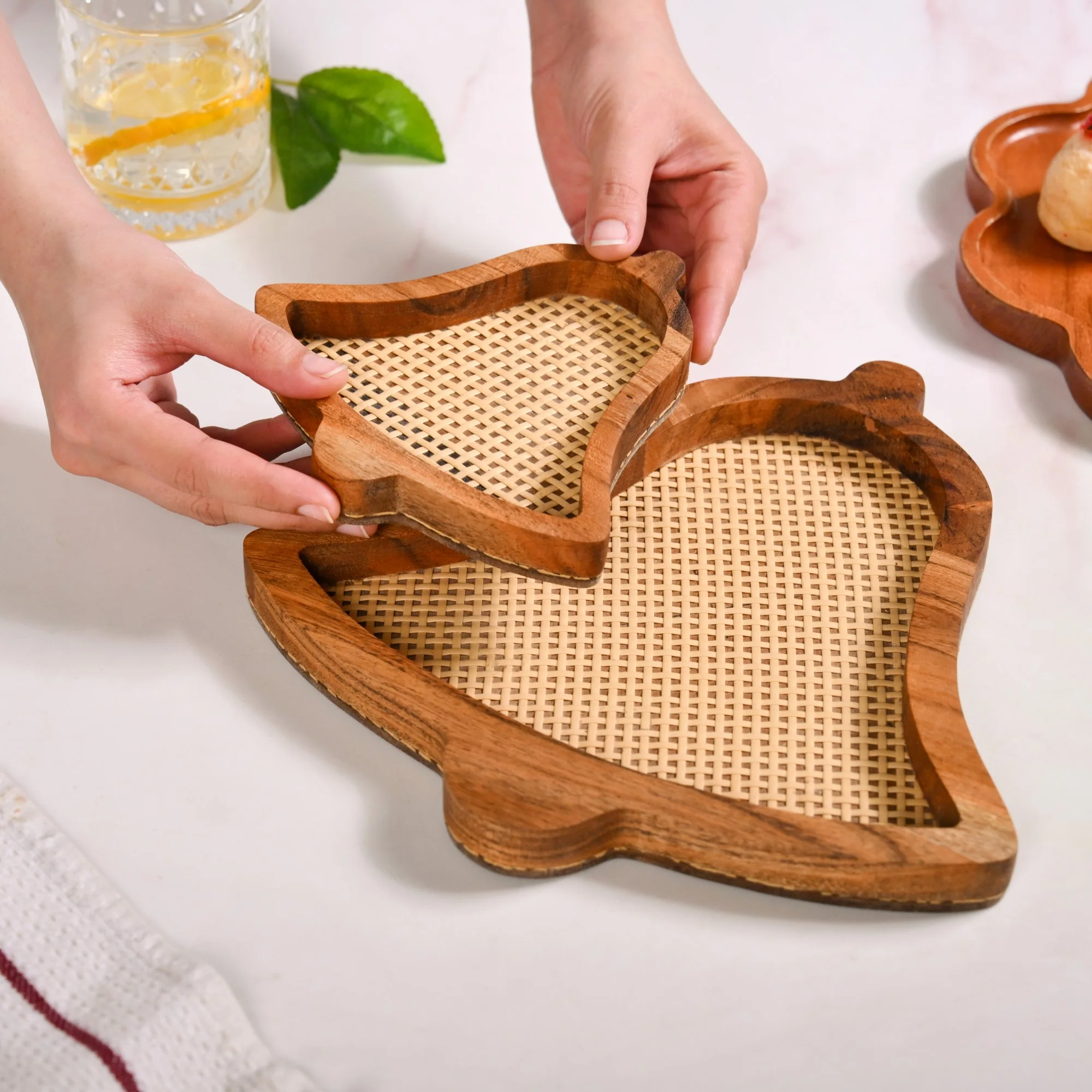 Set Of 2 Jingle Bells Wooden Platters With Rattan Weave - Image 5