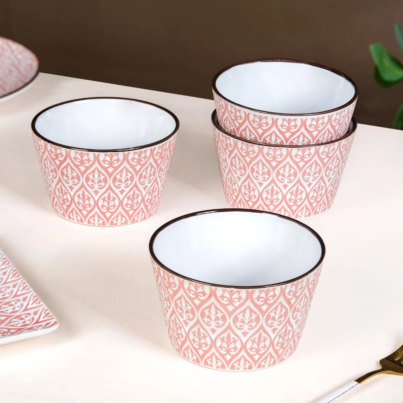 Set Of 4 Ceramic Baroque Serving Bowl Pink 650ml - Image 2