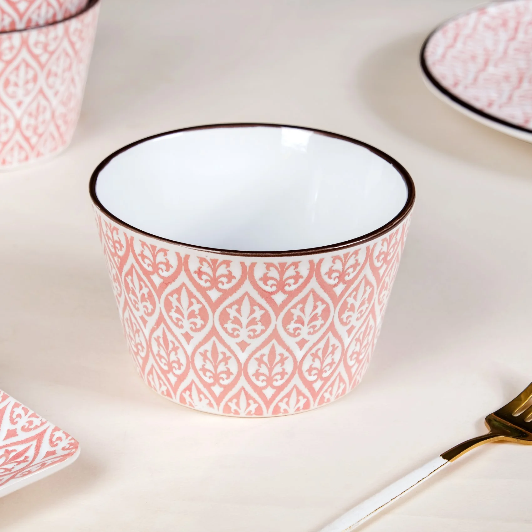 Set Of 4 Ceramic Baroque Serving Bowl Pink 650ml - Image 6