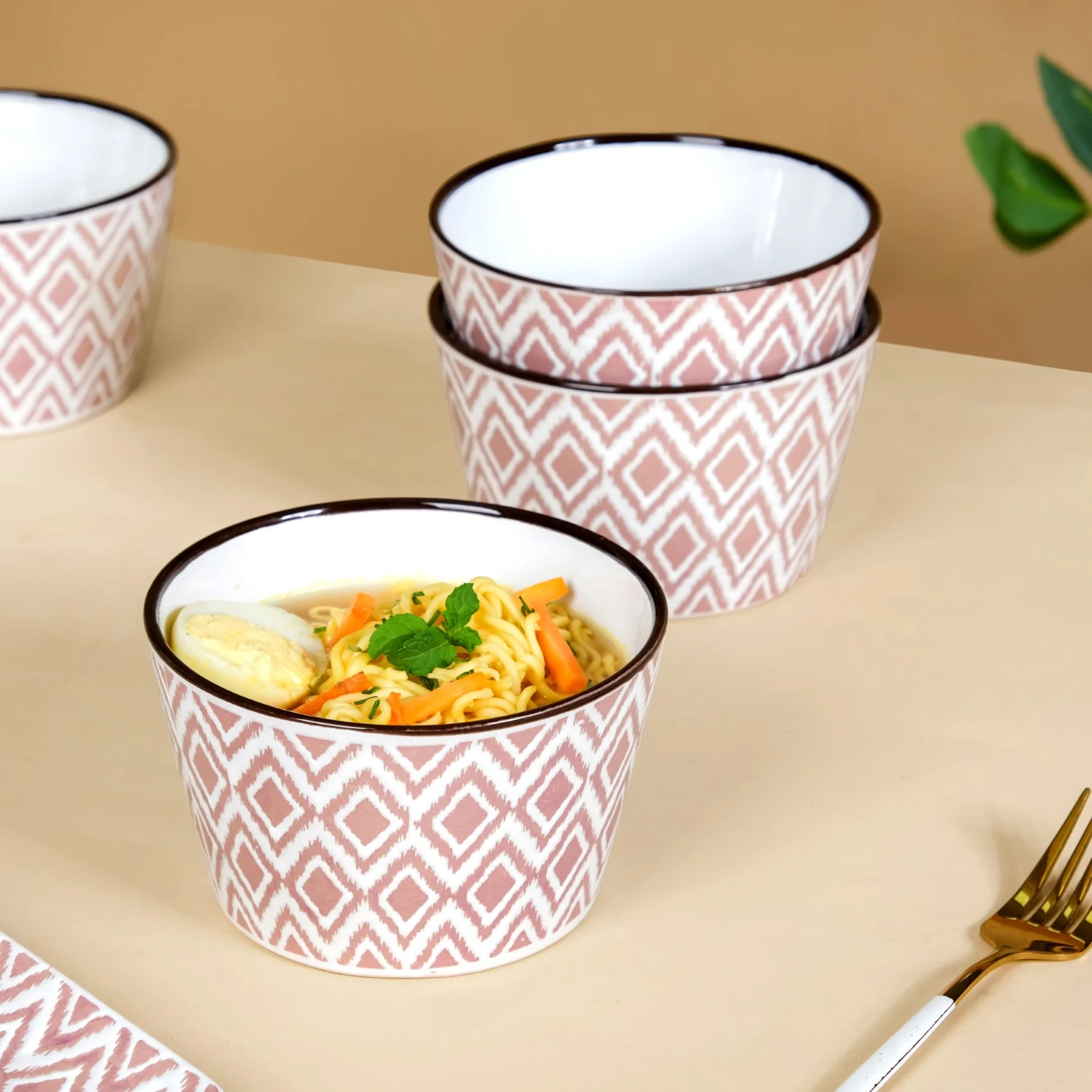 Set Of 4 Kaleido Serving Bowl Pink 650ml - Image 2