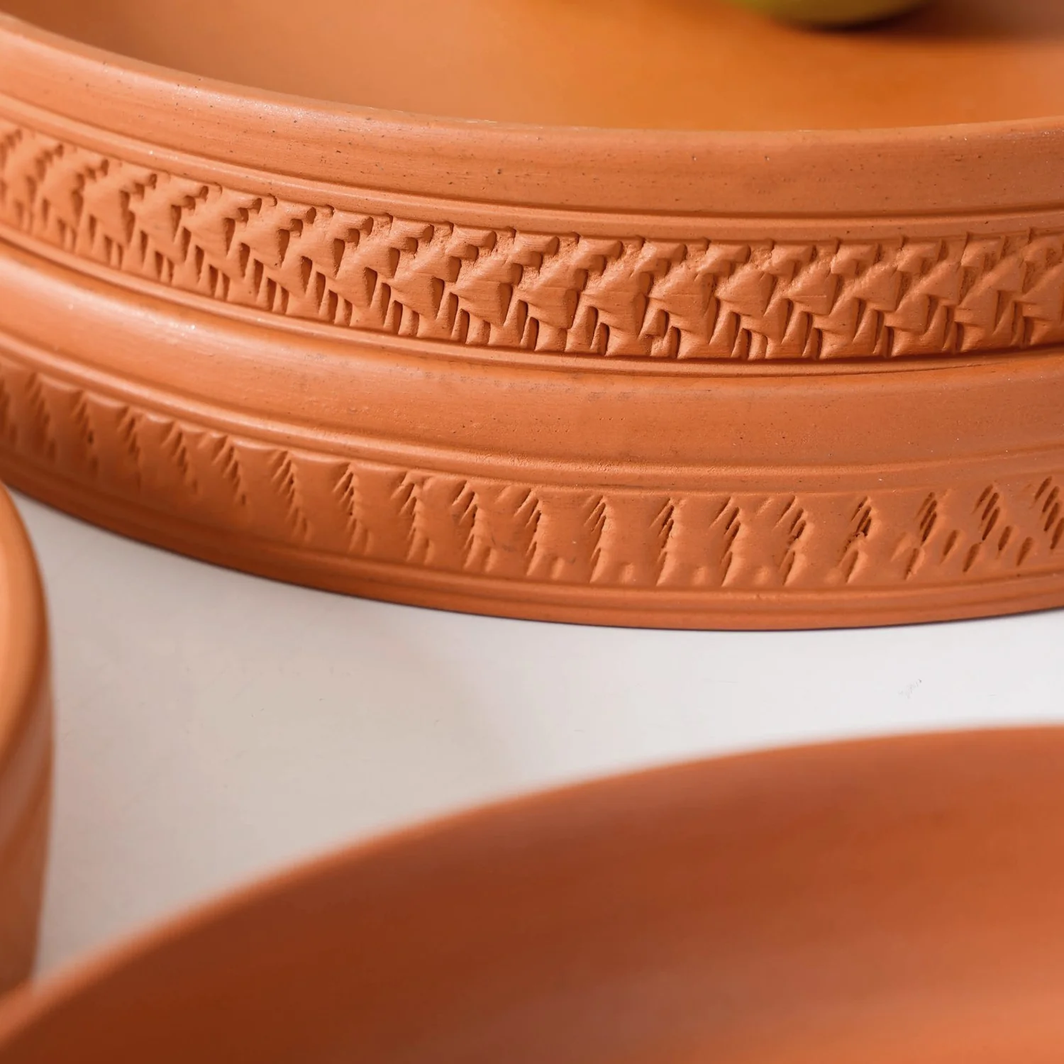 Set Of 4 Terracotta Dinner Plates 9 Inch - Image 8