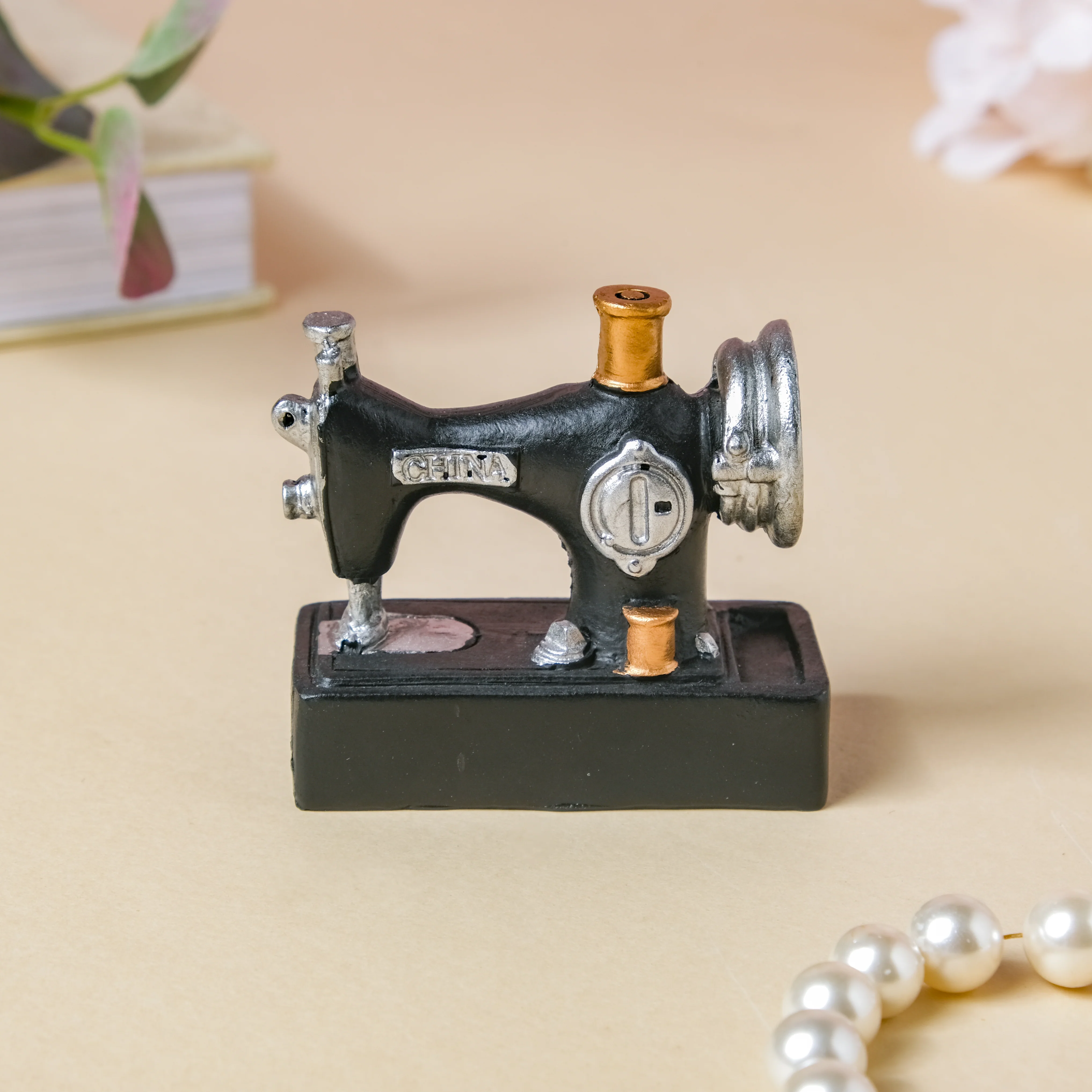 Sewing Machine Showpiece