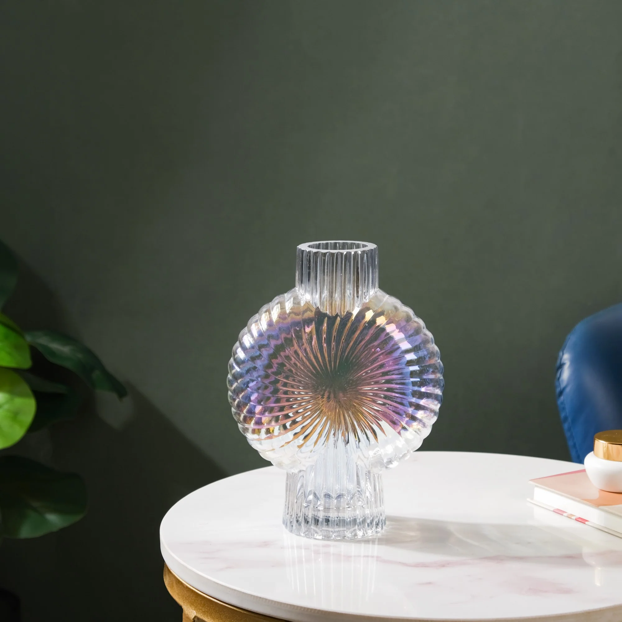Shimmer Shell Design Glass Vase Small - Image 9