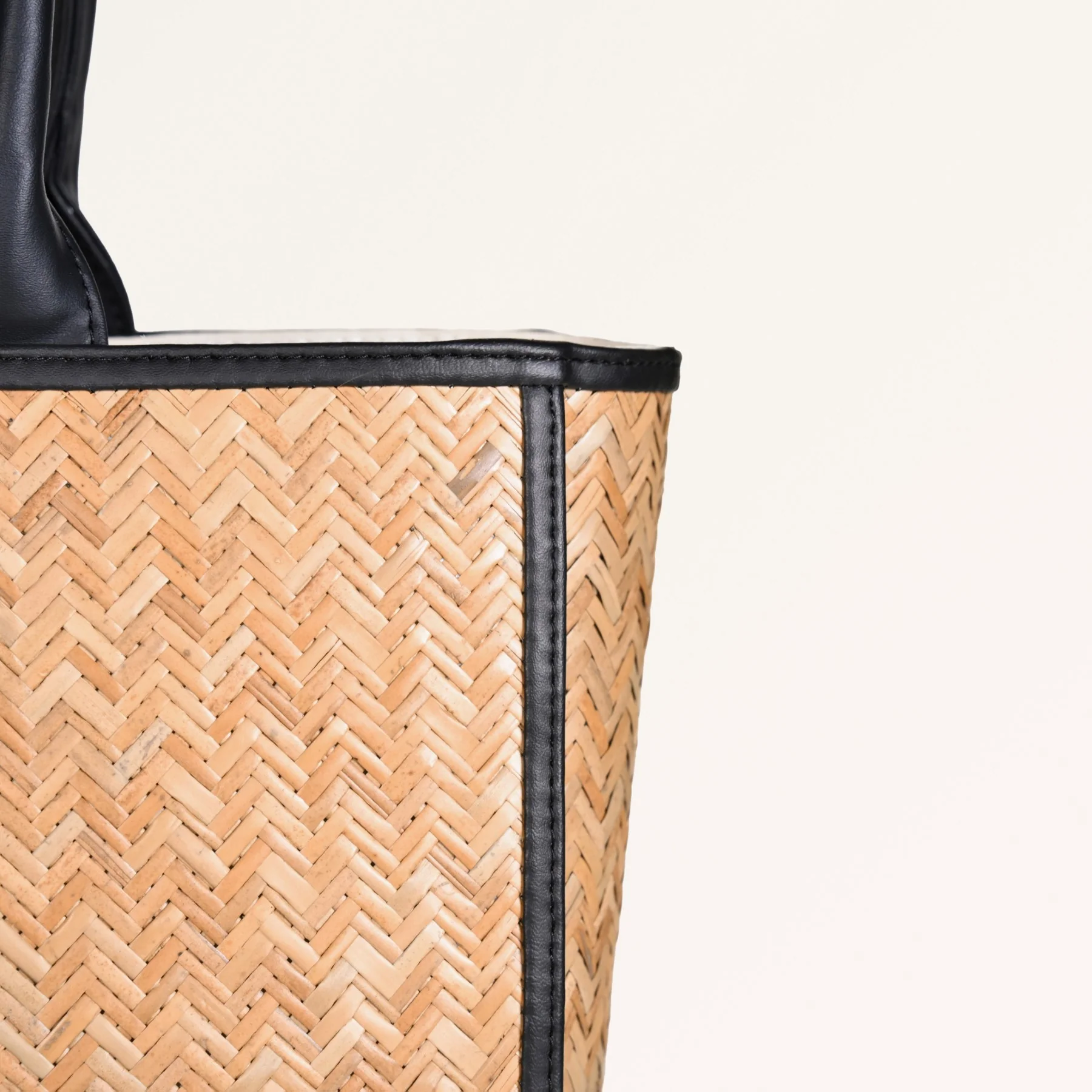 BreezeBag Handwoven Carryall Tote Black - Image 8