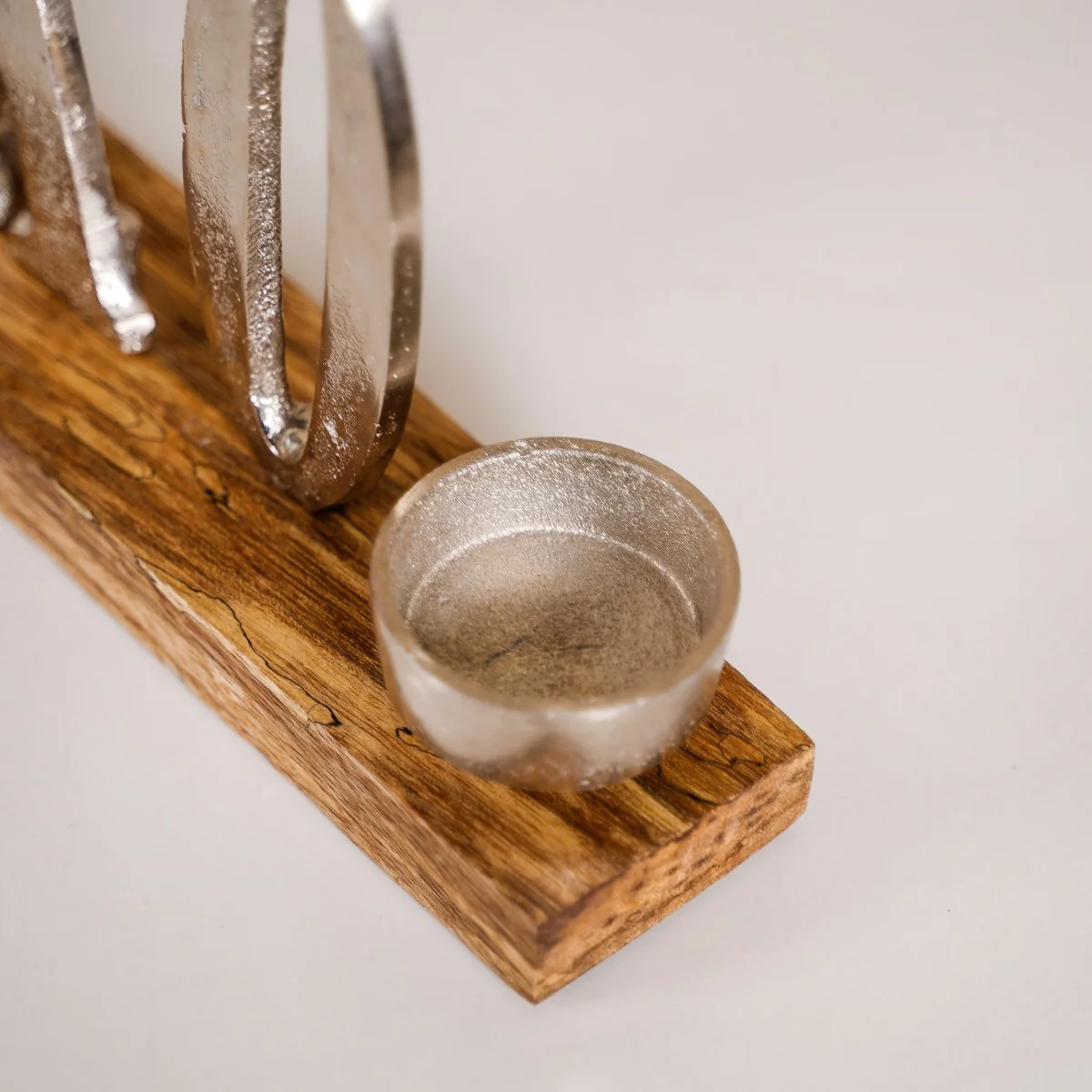 Silver Showpiece With Tealight Holder - Image 3