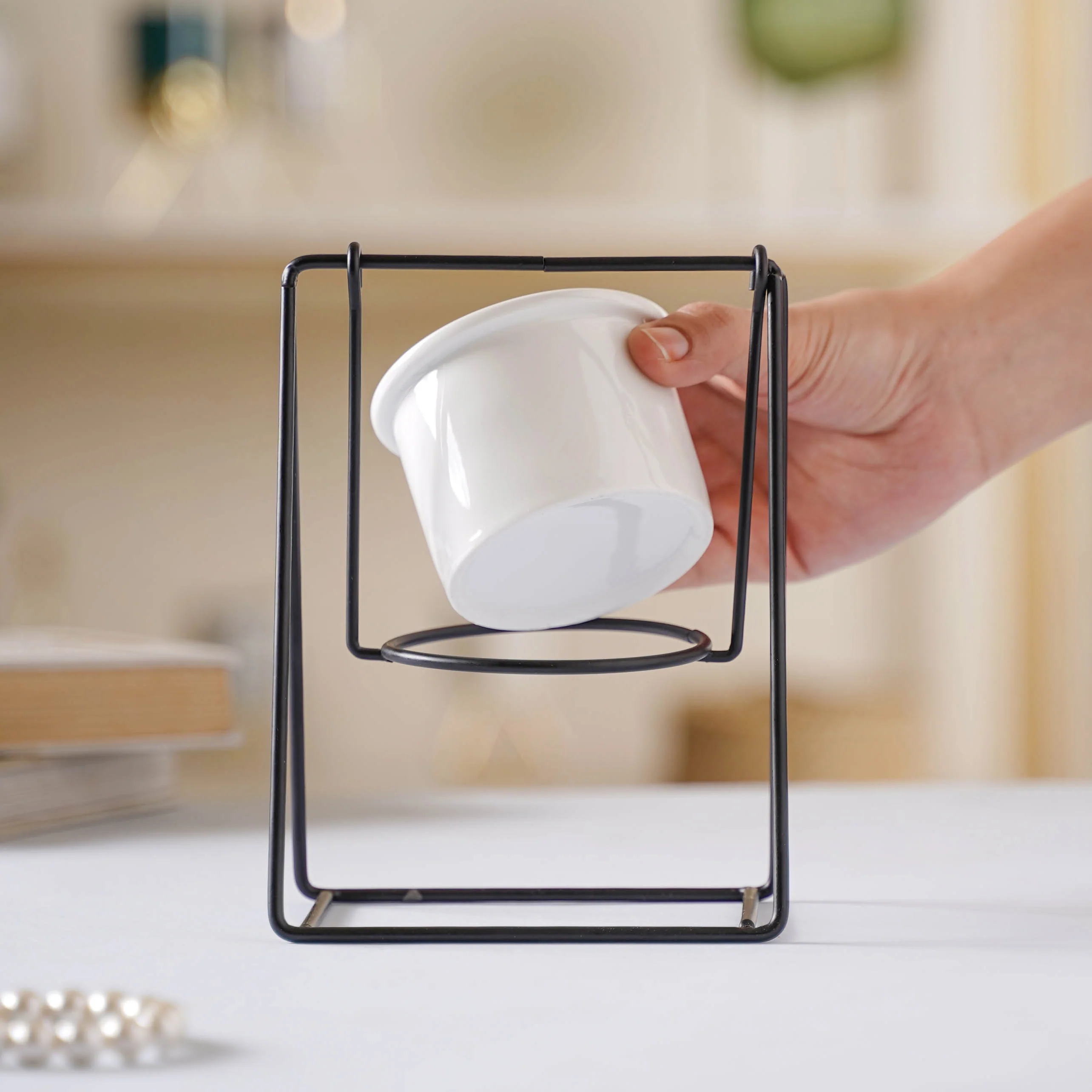 Single Swing Plant Pot - Image 2