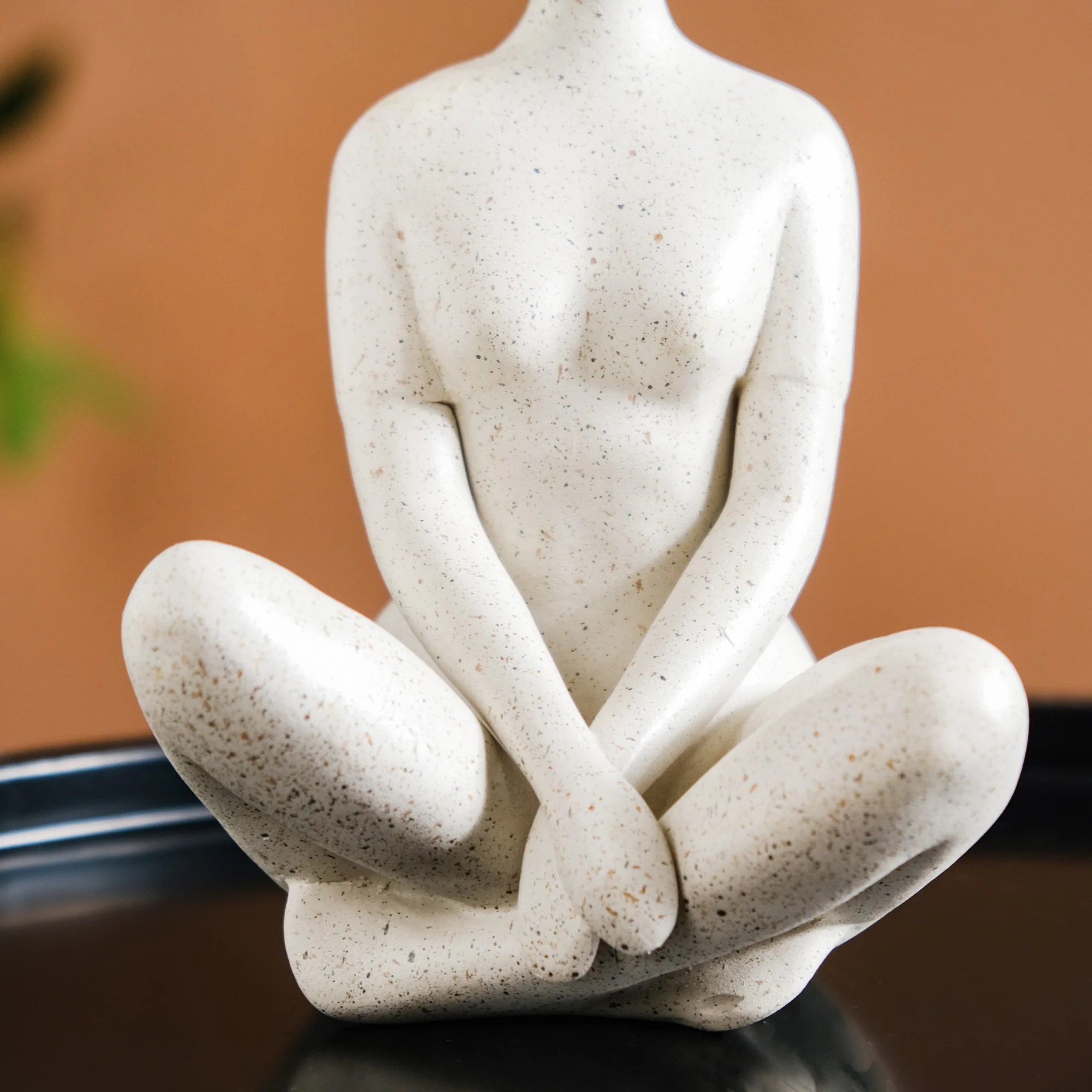 Sitting Woman Showpiece - Image 11