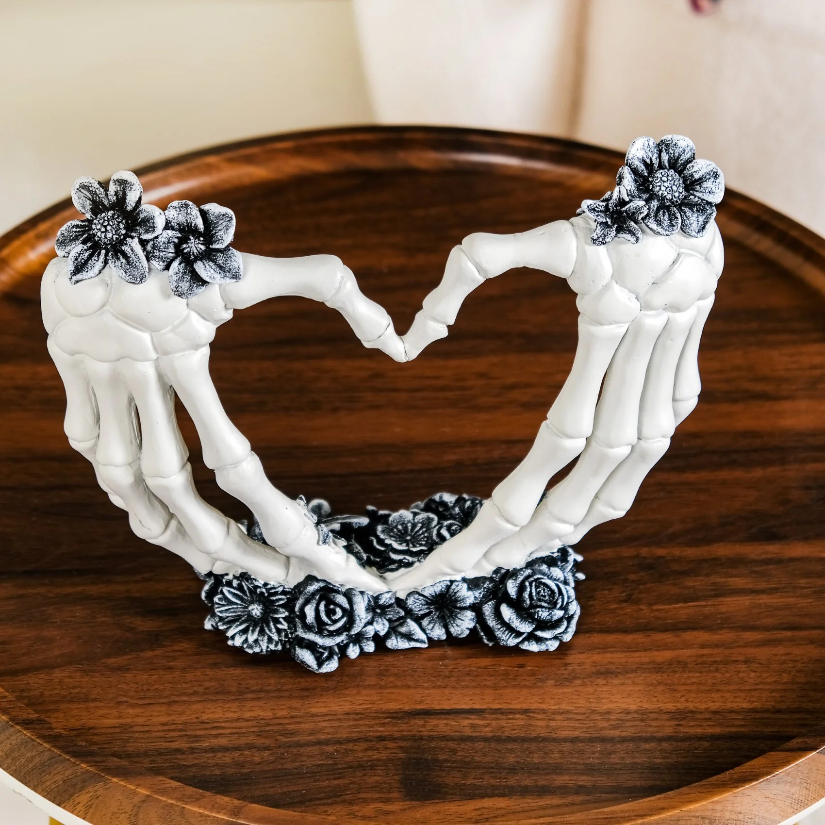 Skeleton Love Hands Decor Showpiece - Image 8