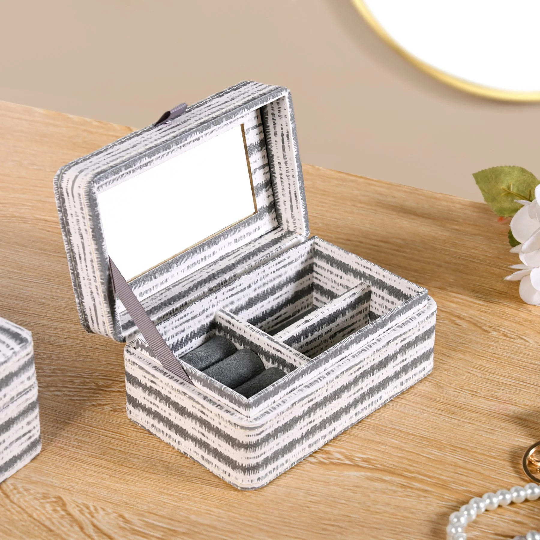 SlateLine Portable Jewellery Box With Mirror - Image 2