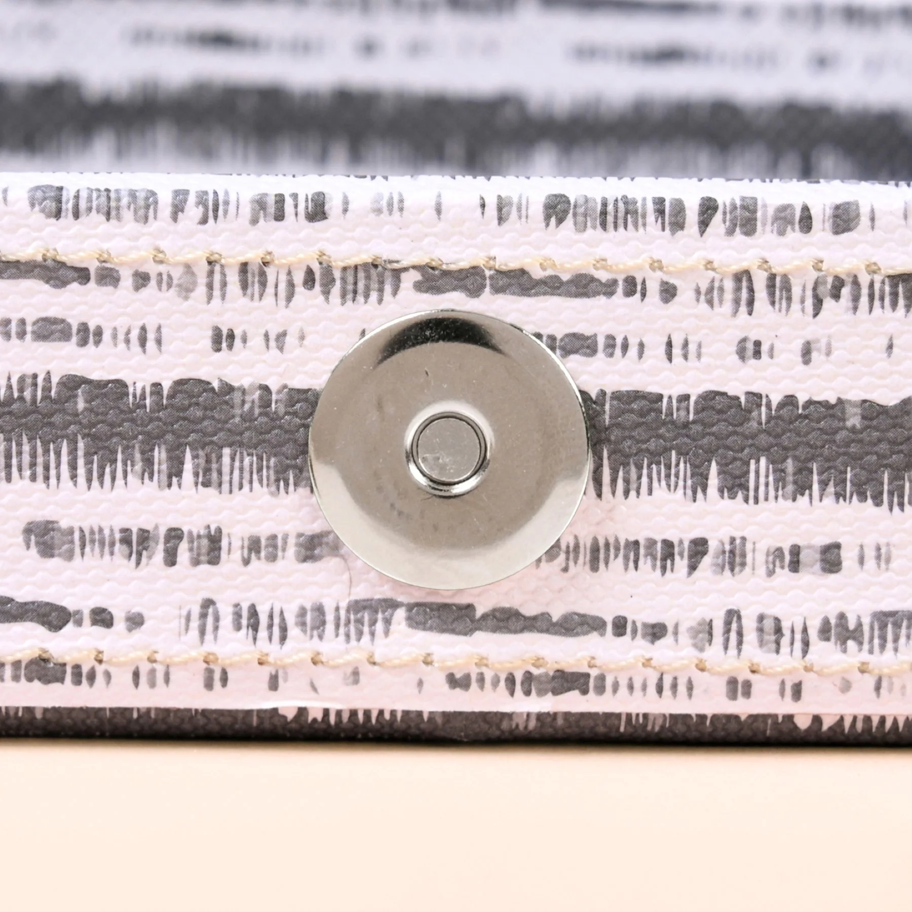 SlateLine Travel Friendly Sectioned Trinket Case - Image 9