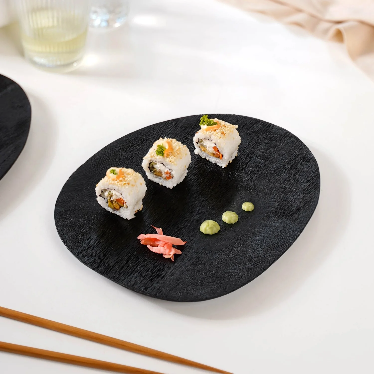 Sleek Black Mango Wood Platter Small - Image 3