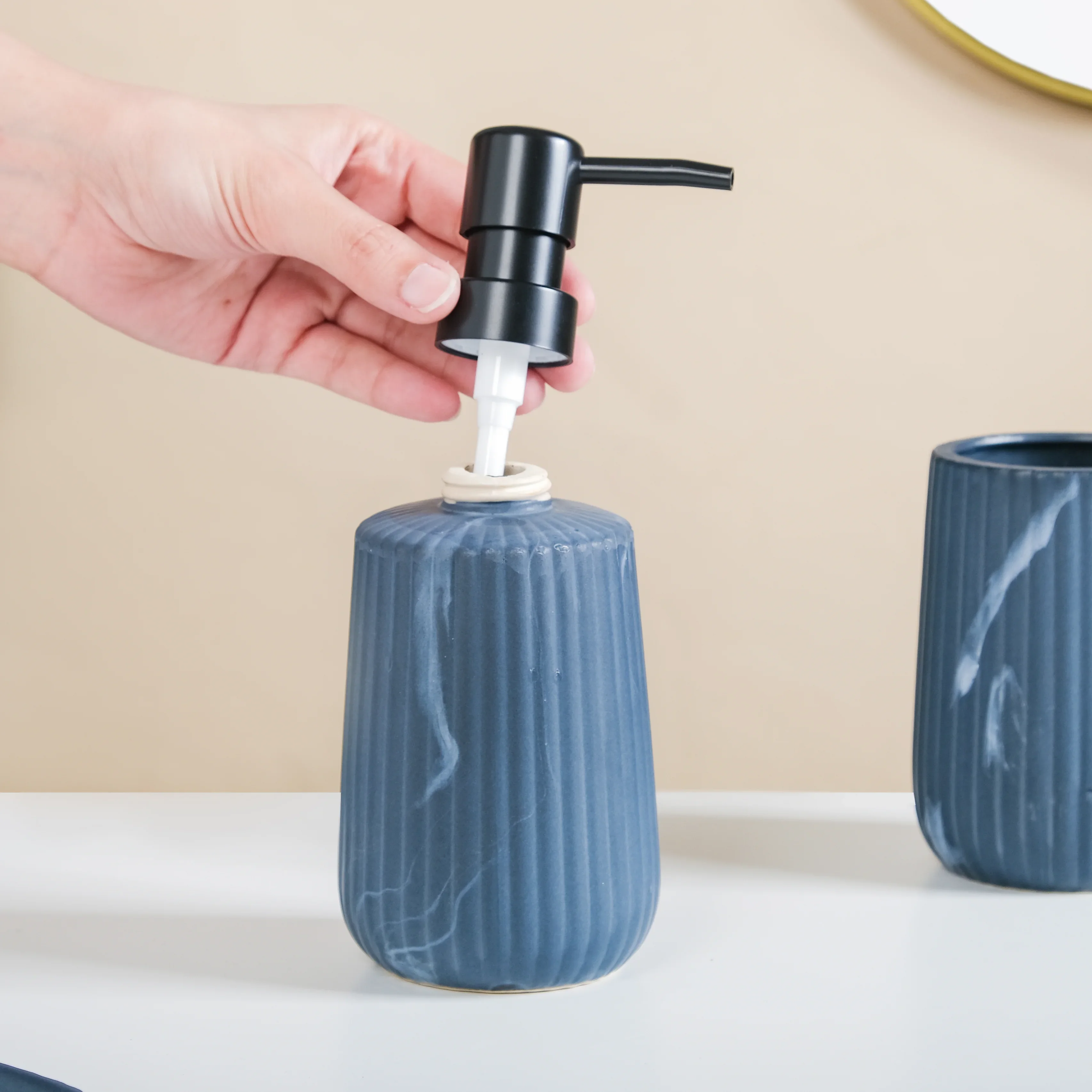 Sleek Ceramic Bathroom Set Of 3 - Image 11