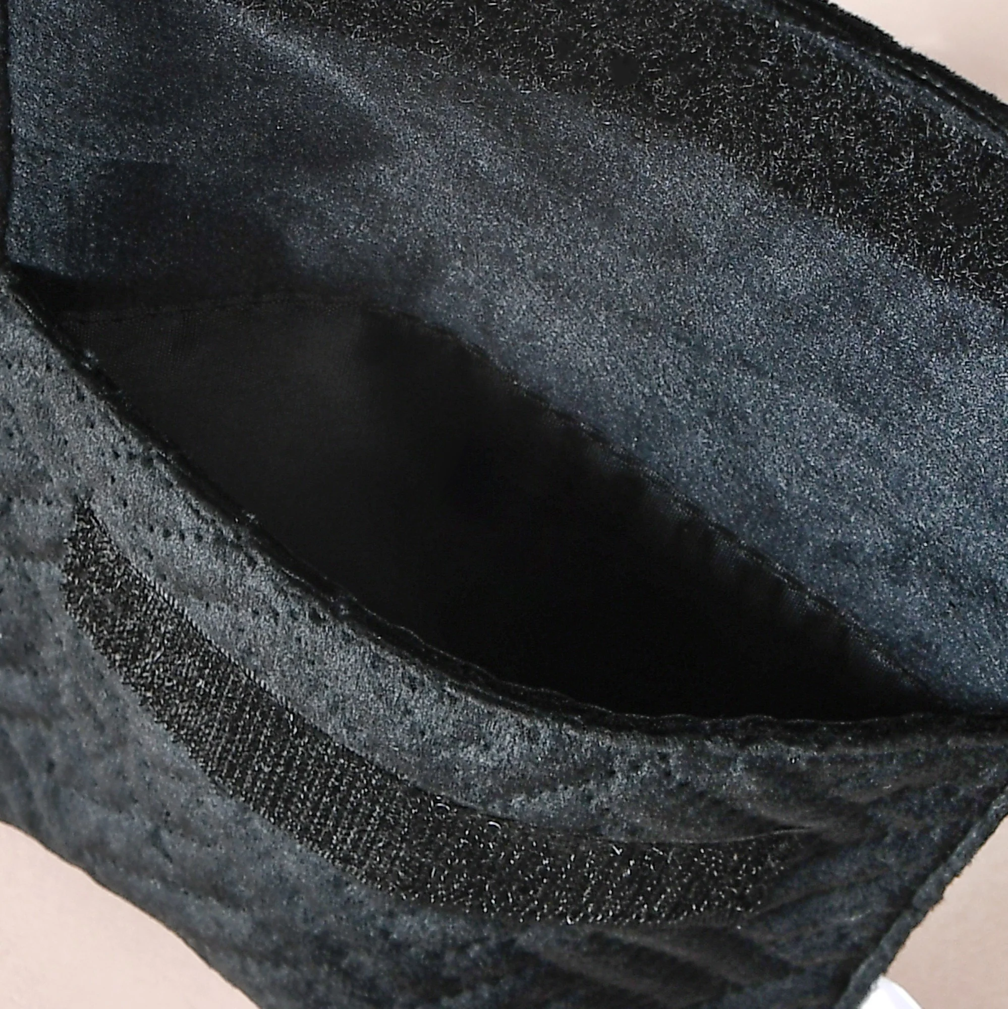 Sleek Small Cosmetic Pouch With Velcro Set Of 4 - Image 7