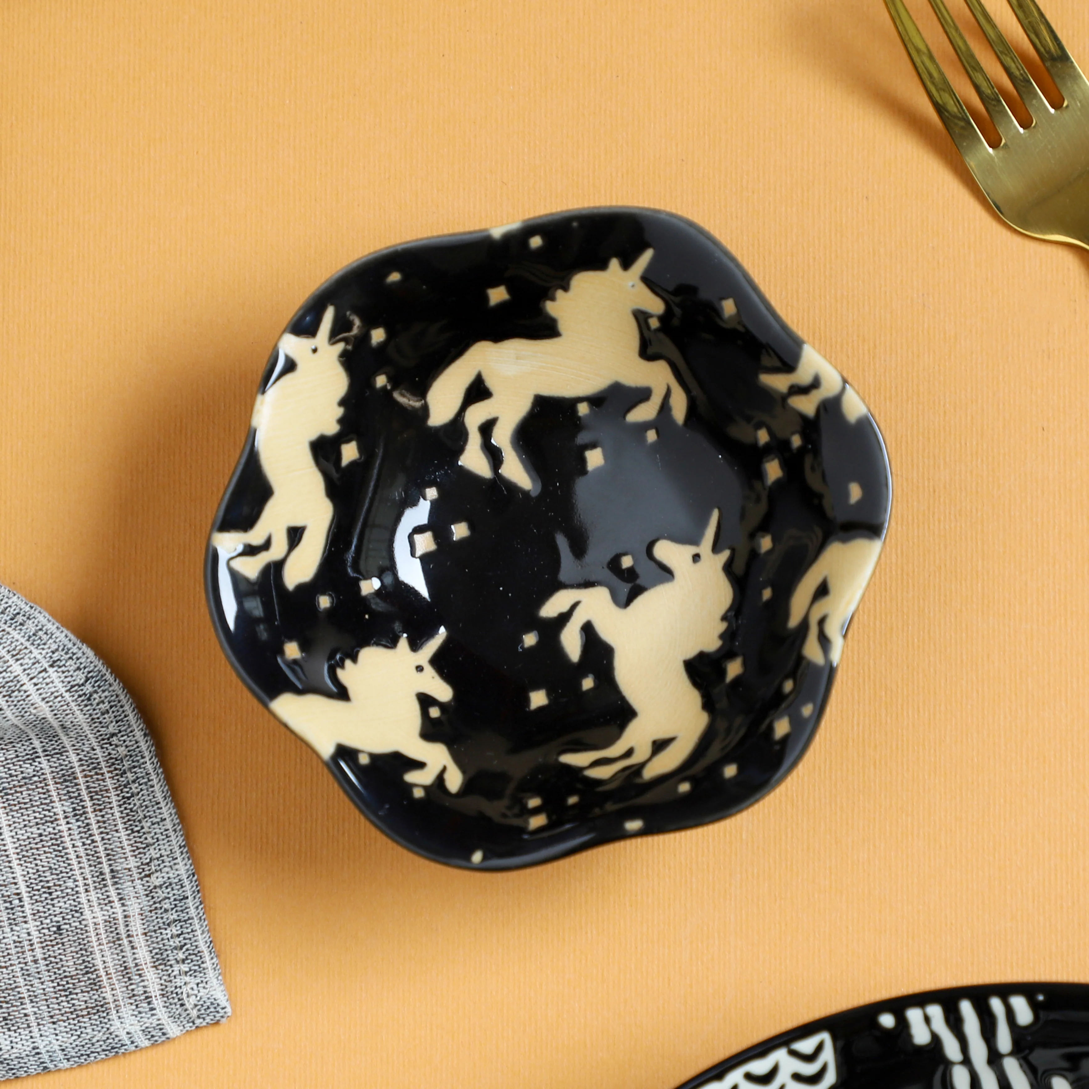 Small Plates Black - Image 9
