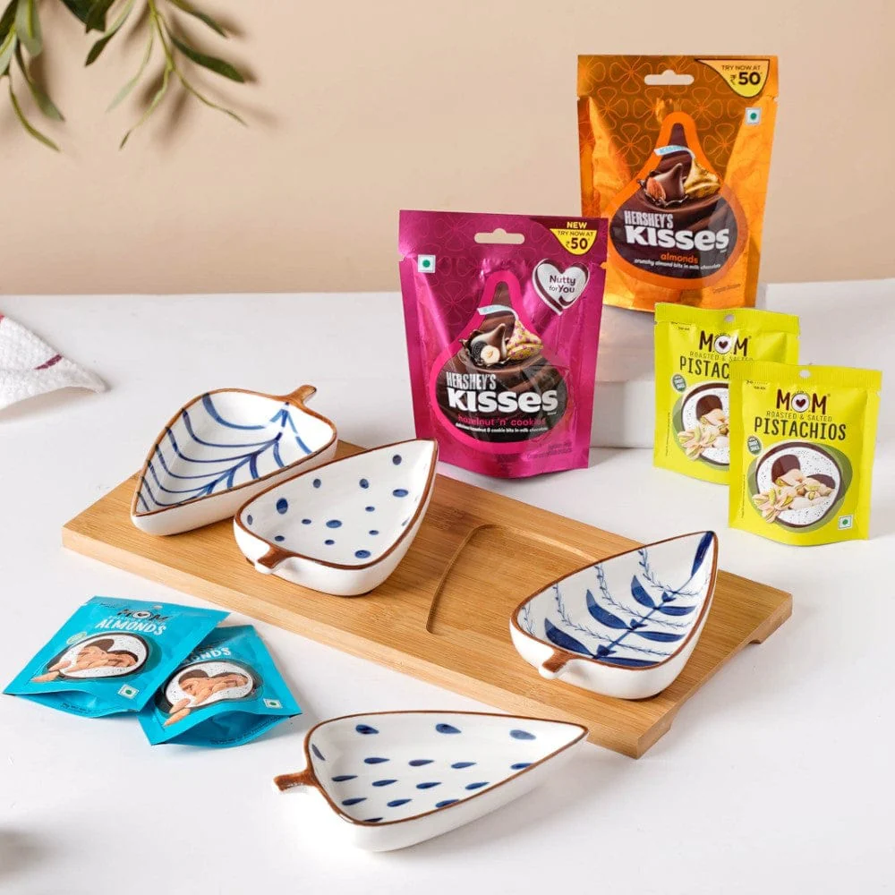 Snackalicious Leaf Platter Gift Hamper Set Of 7 - Image 2