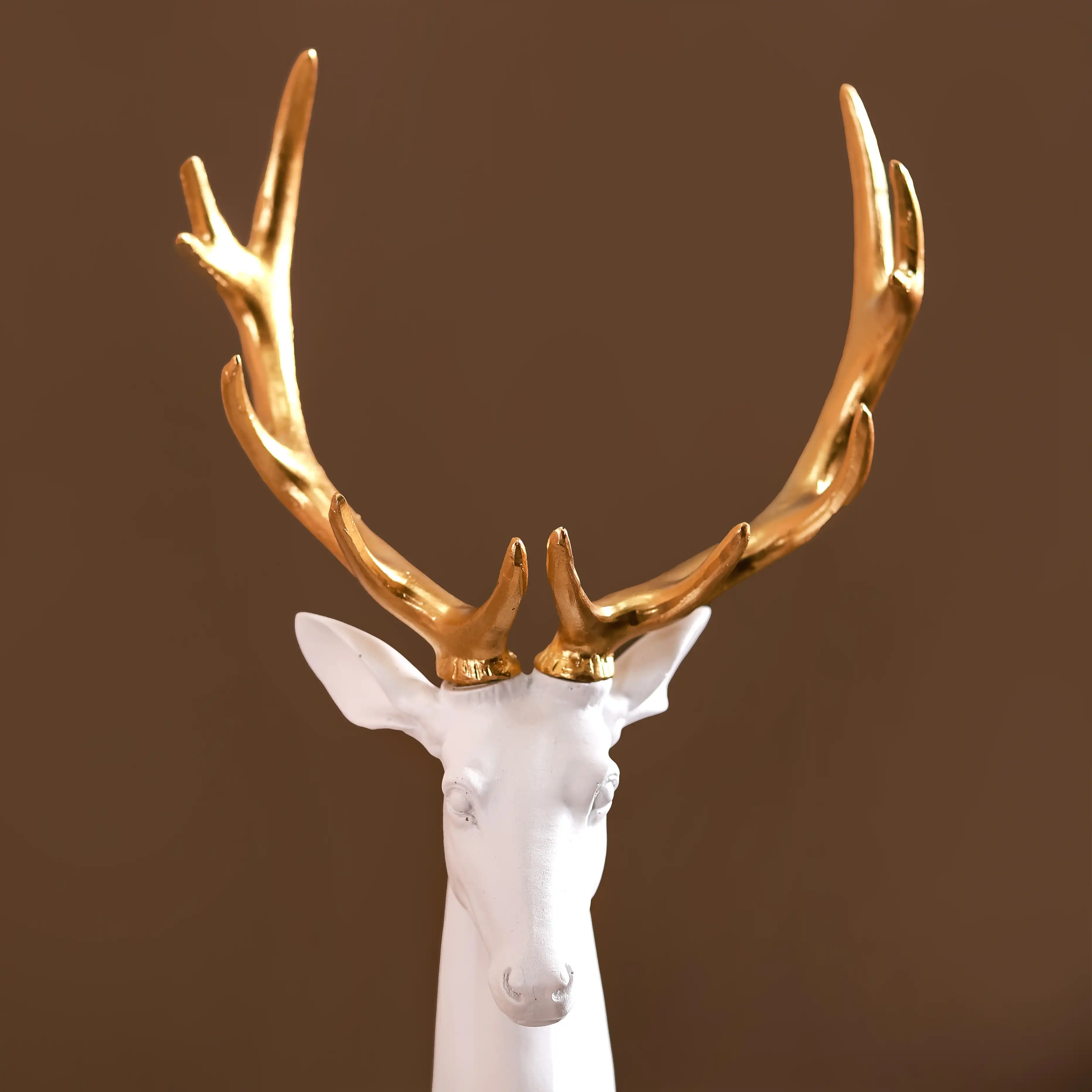 Snow Reindeer Showpiece White Large - Image 4
