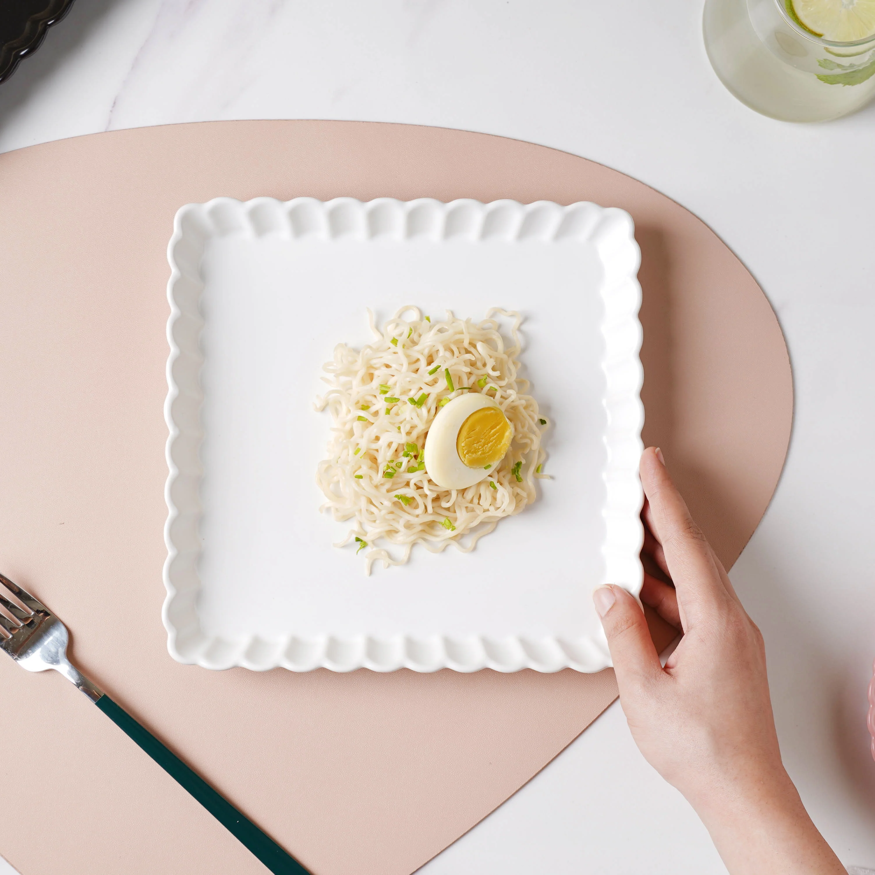 Snow White Square Baking Tray 8 Inch - Image 2