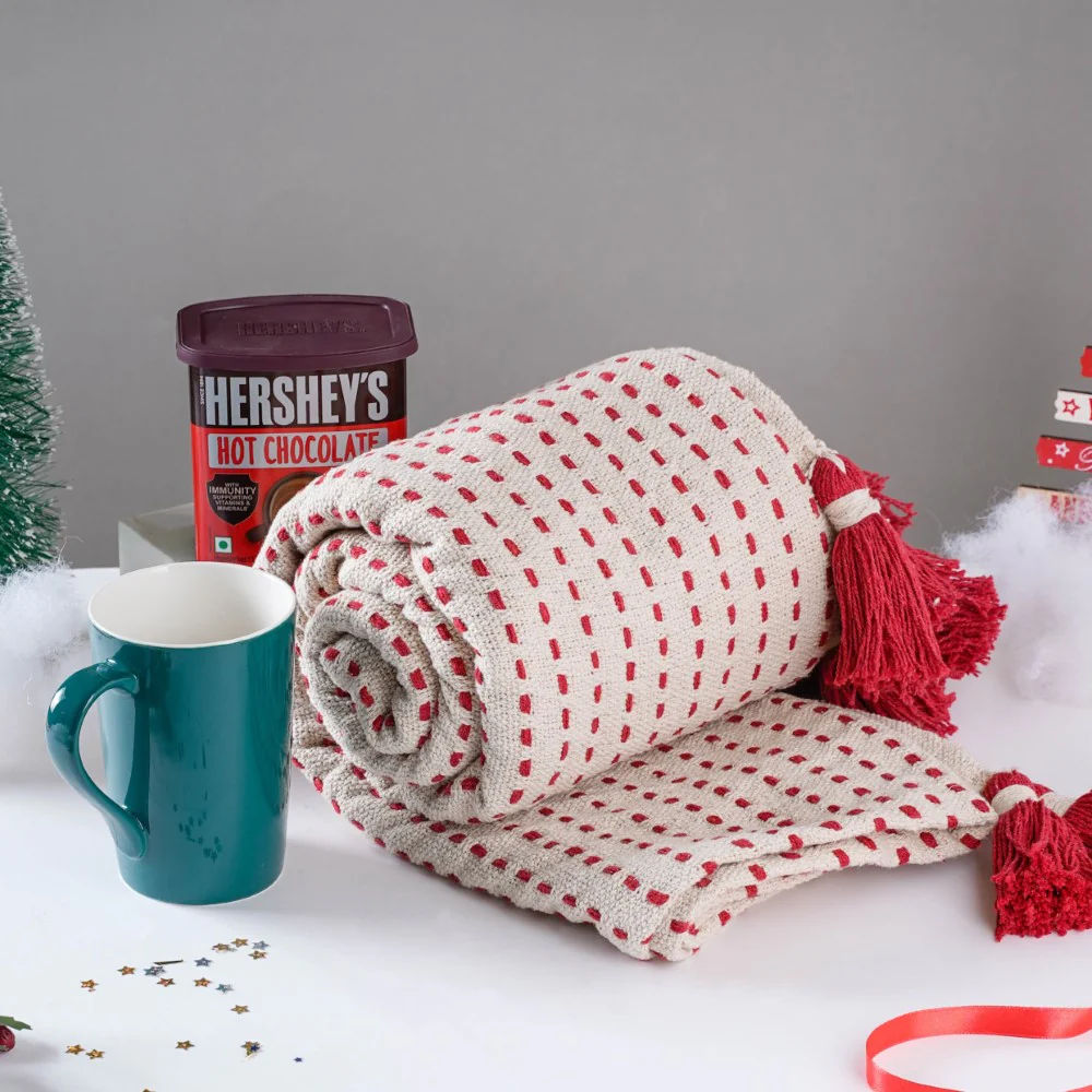 Snuggle And Cuddle Festive Hamper Set Of 3 - Image 4