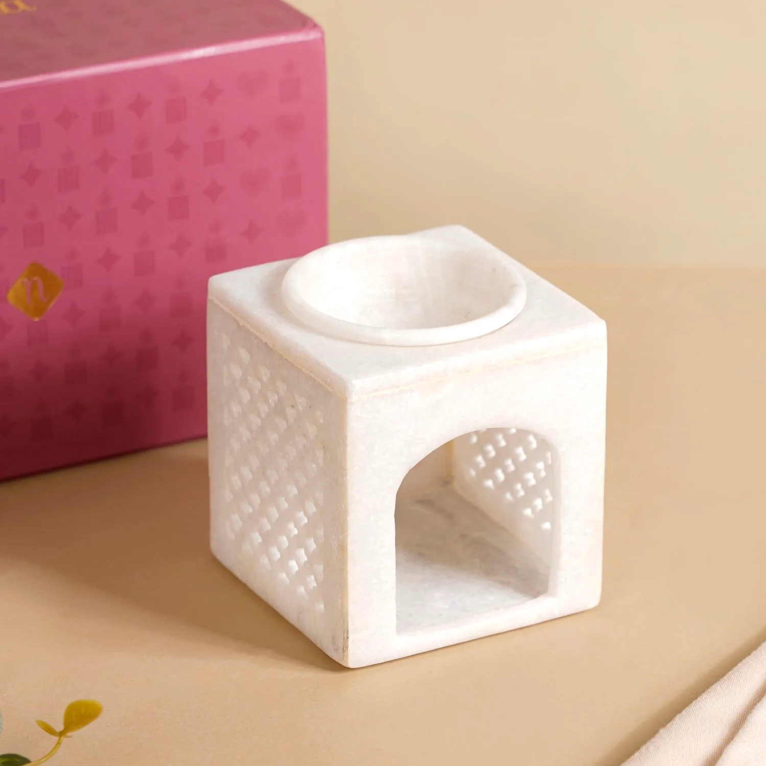 Soothing Aromatic Bliss Festive Gift Hamper - Image 2