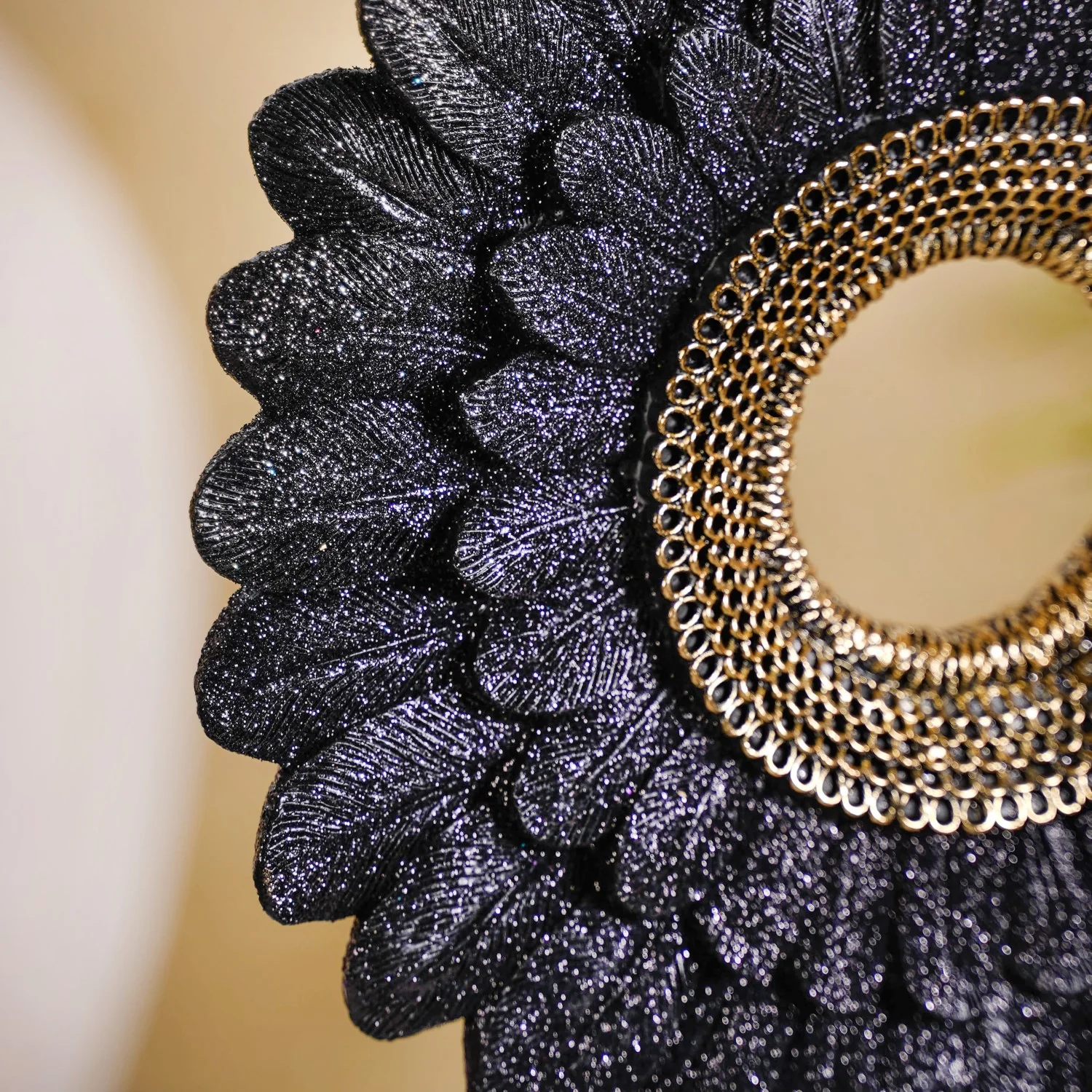 Sparkle Feather Sculpture Black And Gold - Image 8