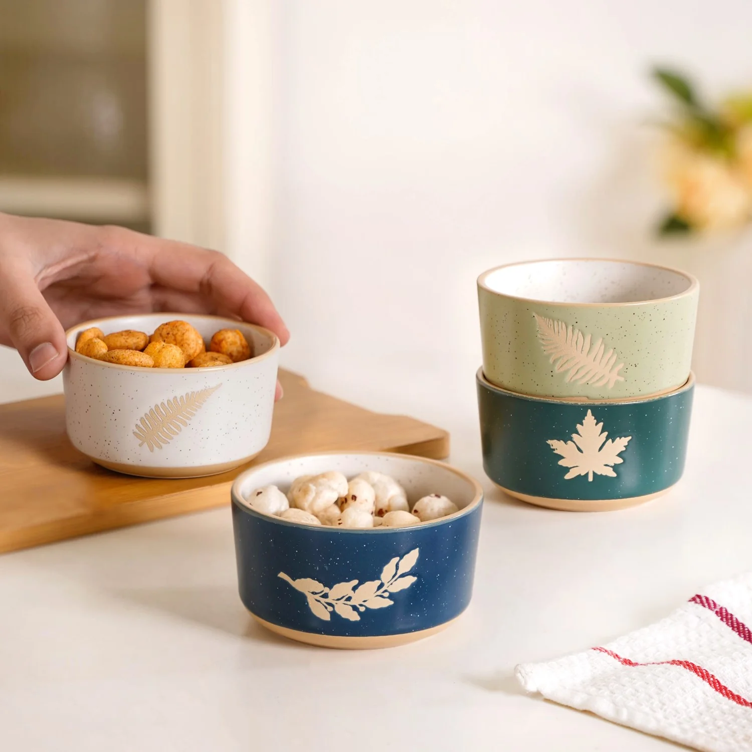 Spring Leaf Ceramic Snack Bowl Set Of 4 180ml - Image 2
