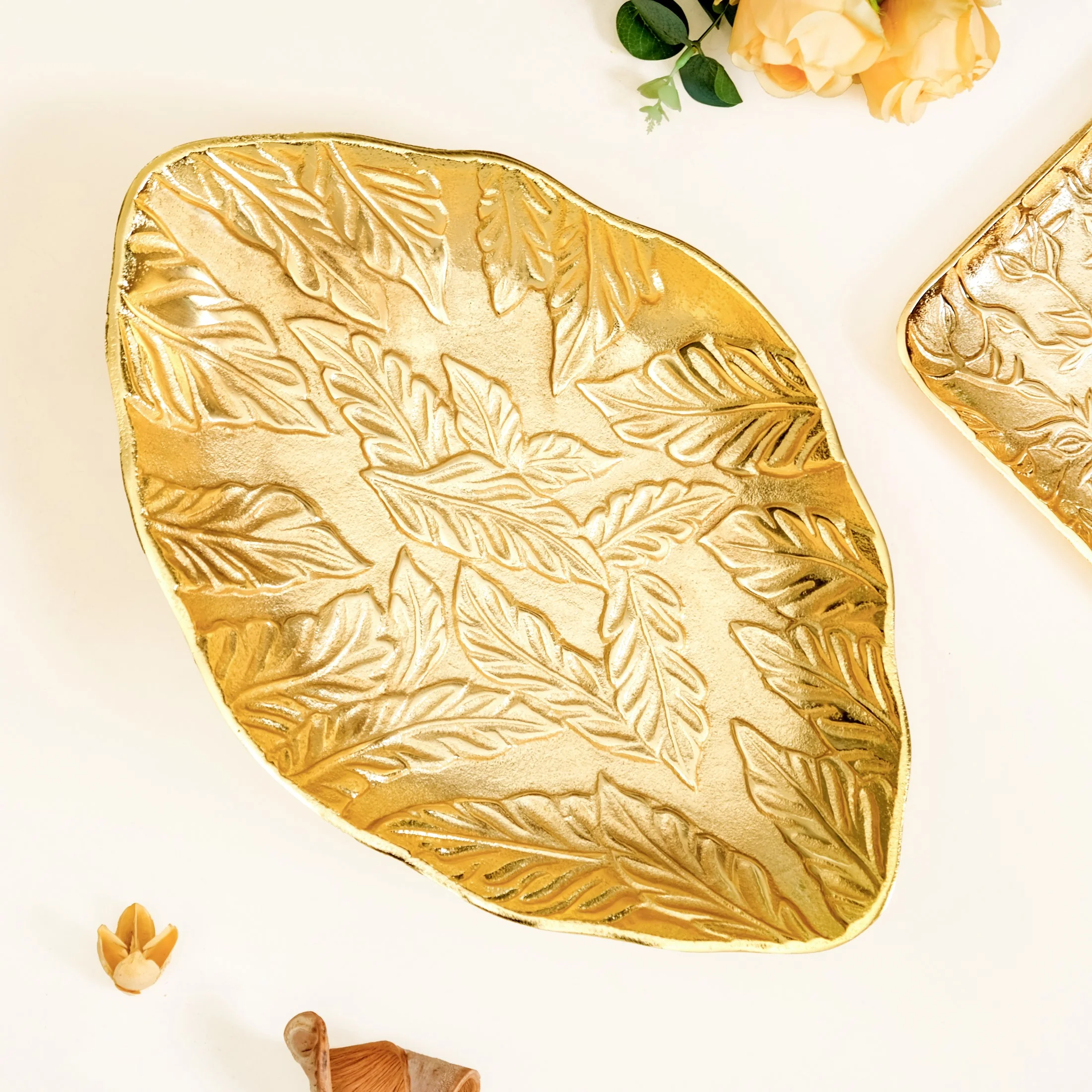 Statement Leaf Embossed Large Table Decorative Tray - Image 8