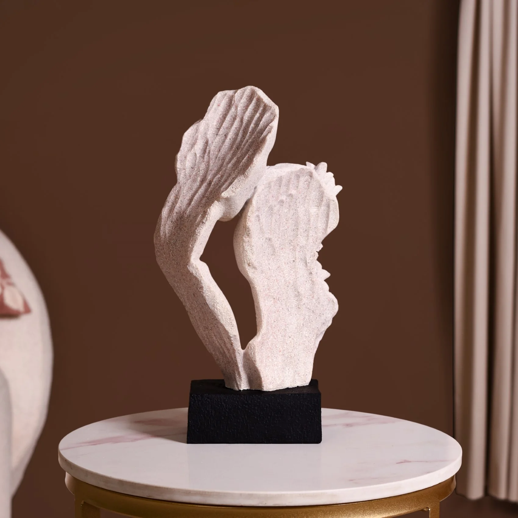 Stone Finish Warm Embrace Couple Figurine For Home Decor - Image 8