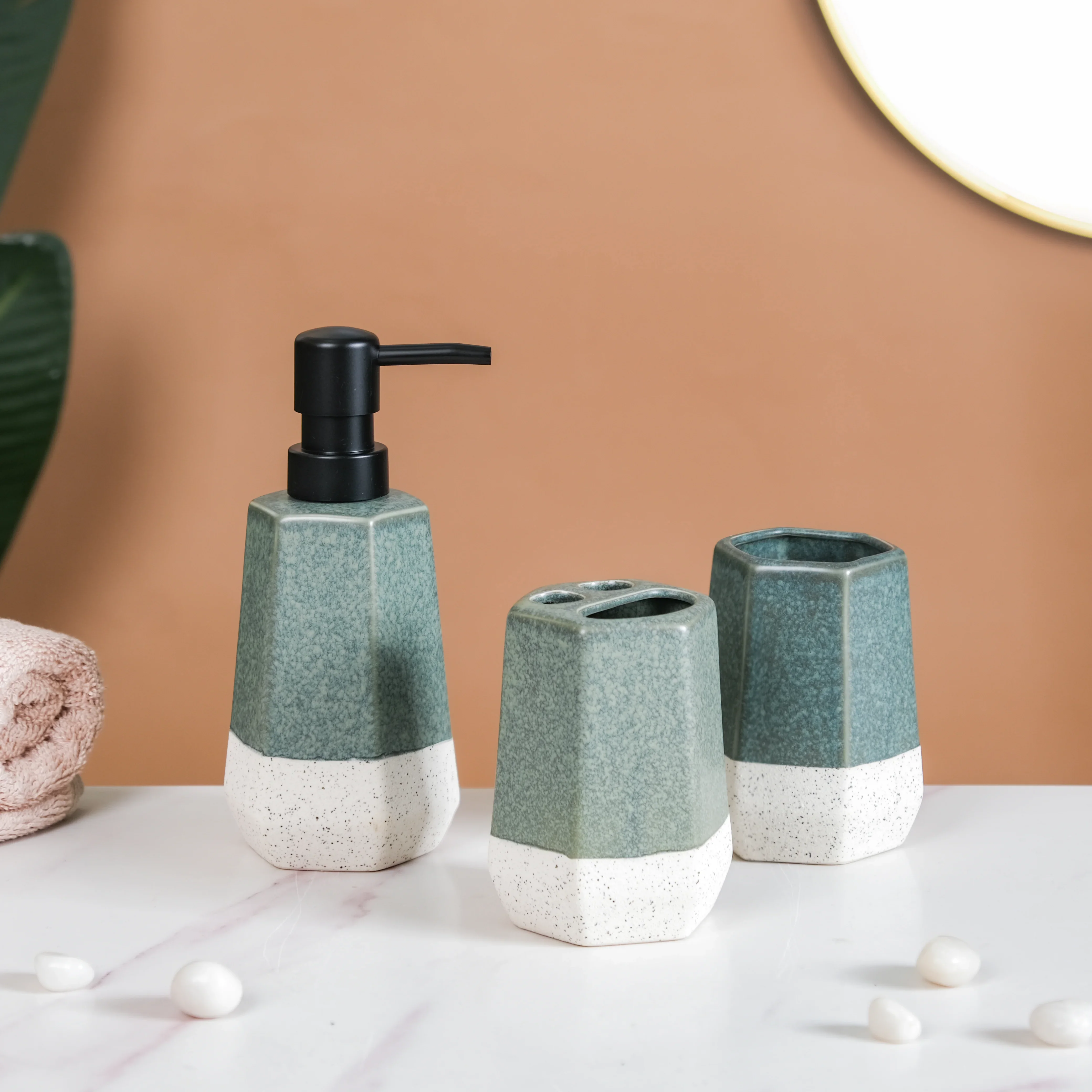 Stoneware Bathroom Accessories Set Of 3 - Image 3