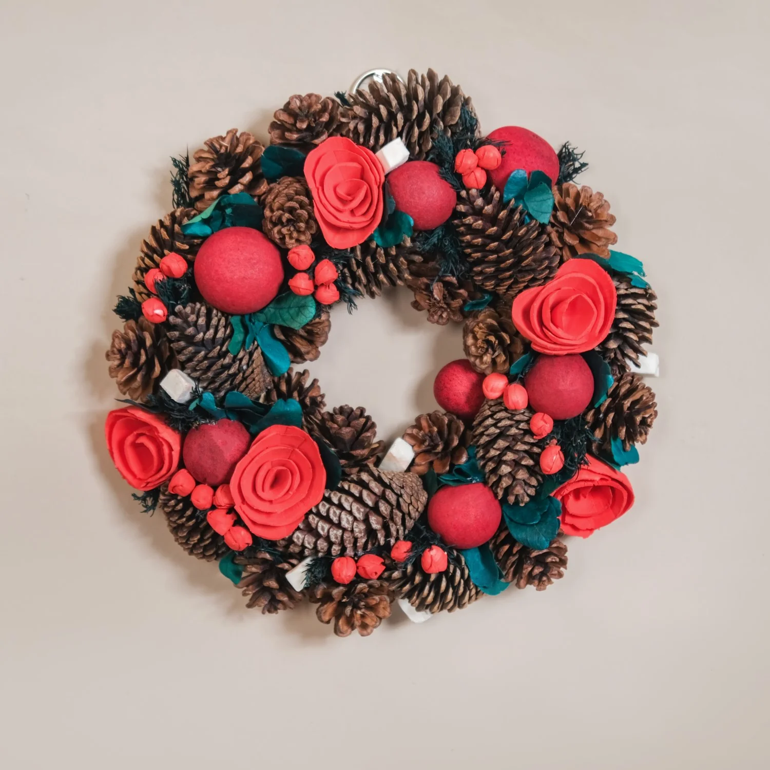 Sustainable Christmas Wreath For Wall Decoration - Image 3