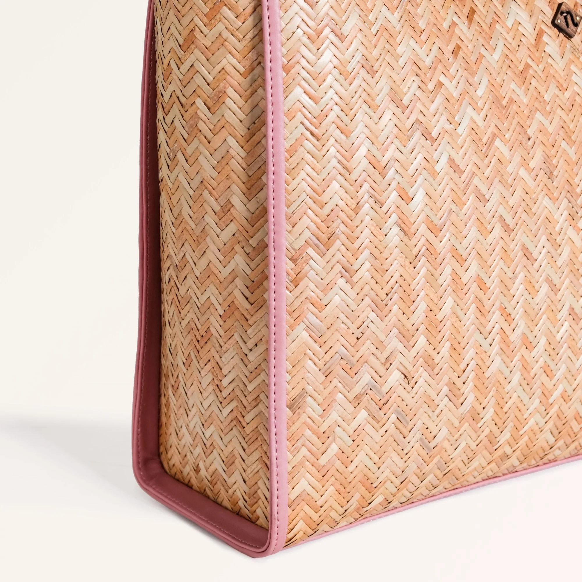 Sustainable BreezeBag Pink Tote - Image 9