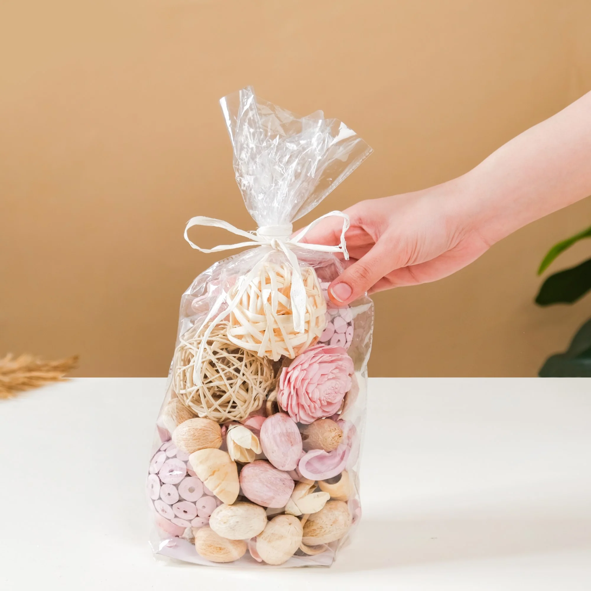 Sustainable Sola Flower Potpourri Pink - Image 2