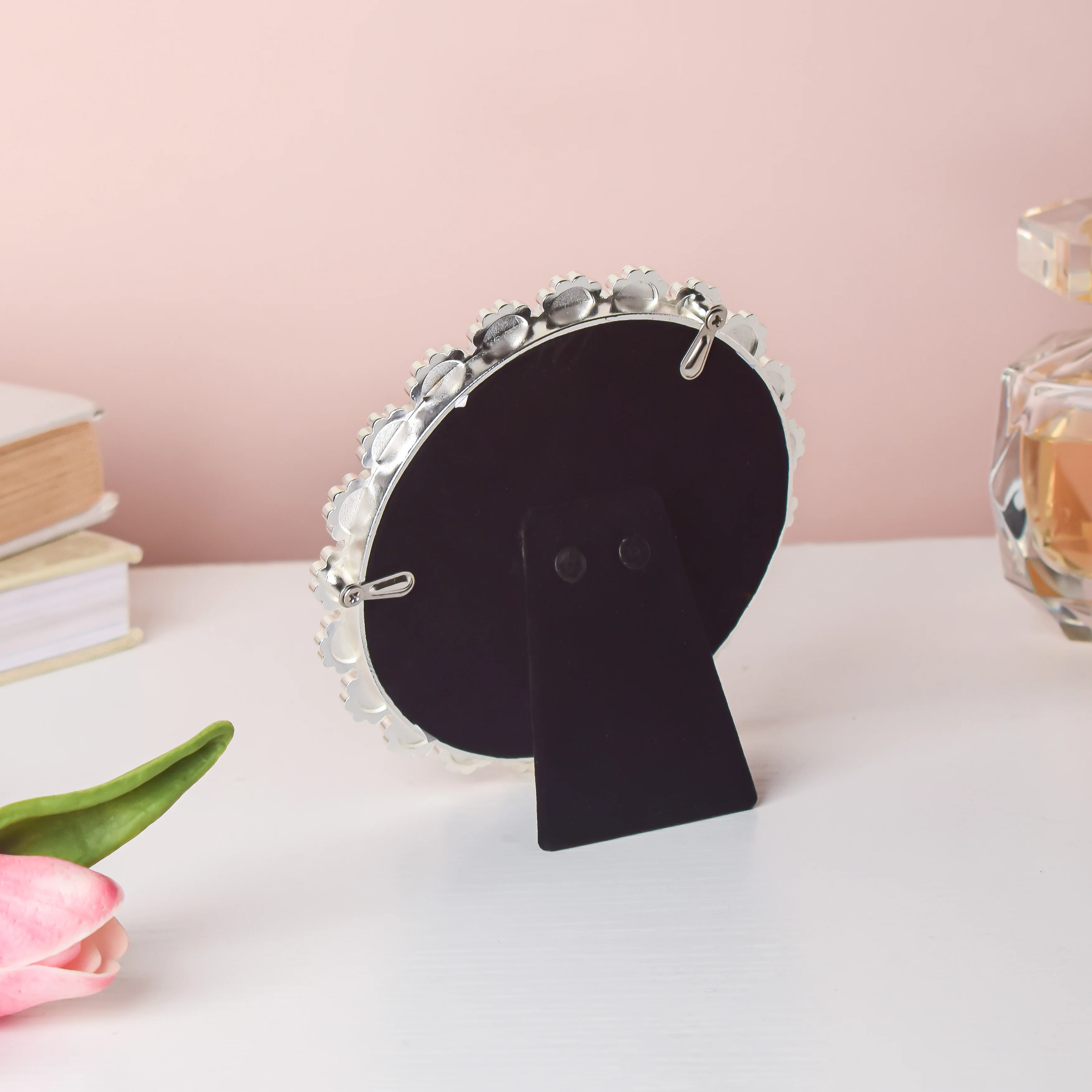 Sweet Daisy Round Photo Frame 5 Inch - Image 3