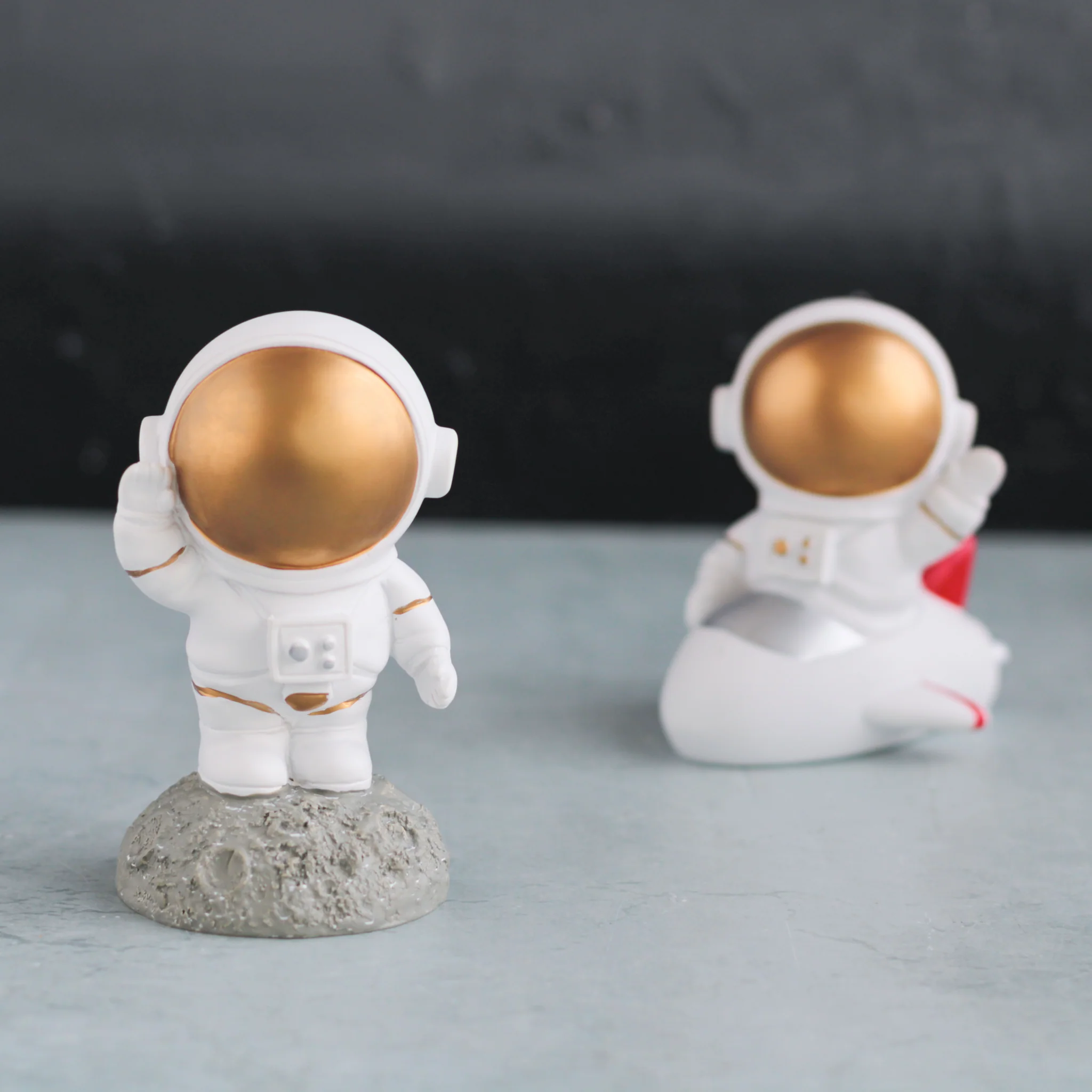 Table Astronauts - Image 10