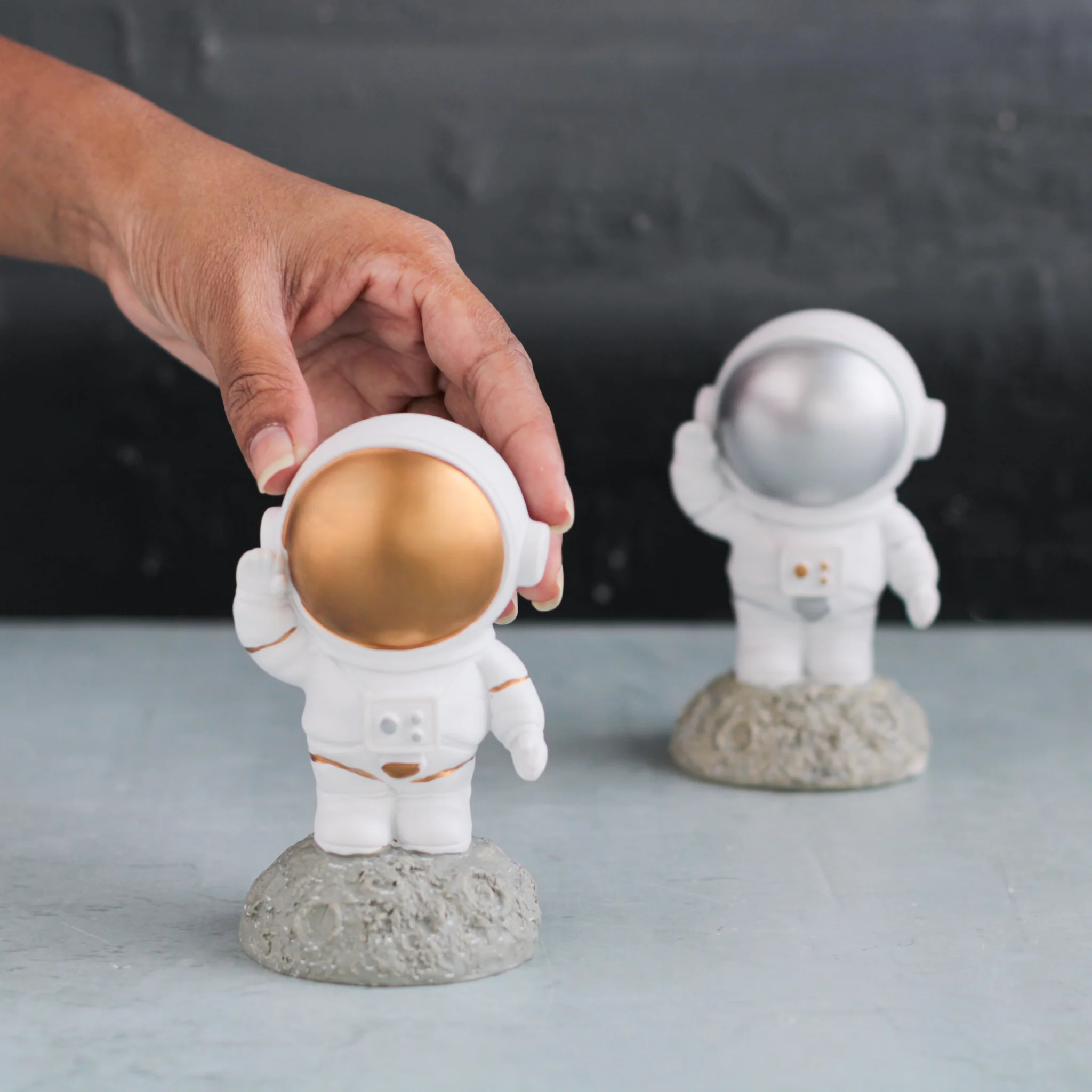 Table Astronauts - Image 13