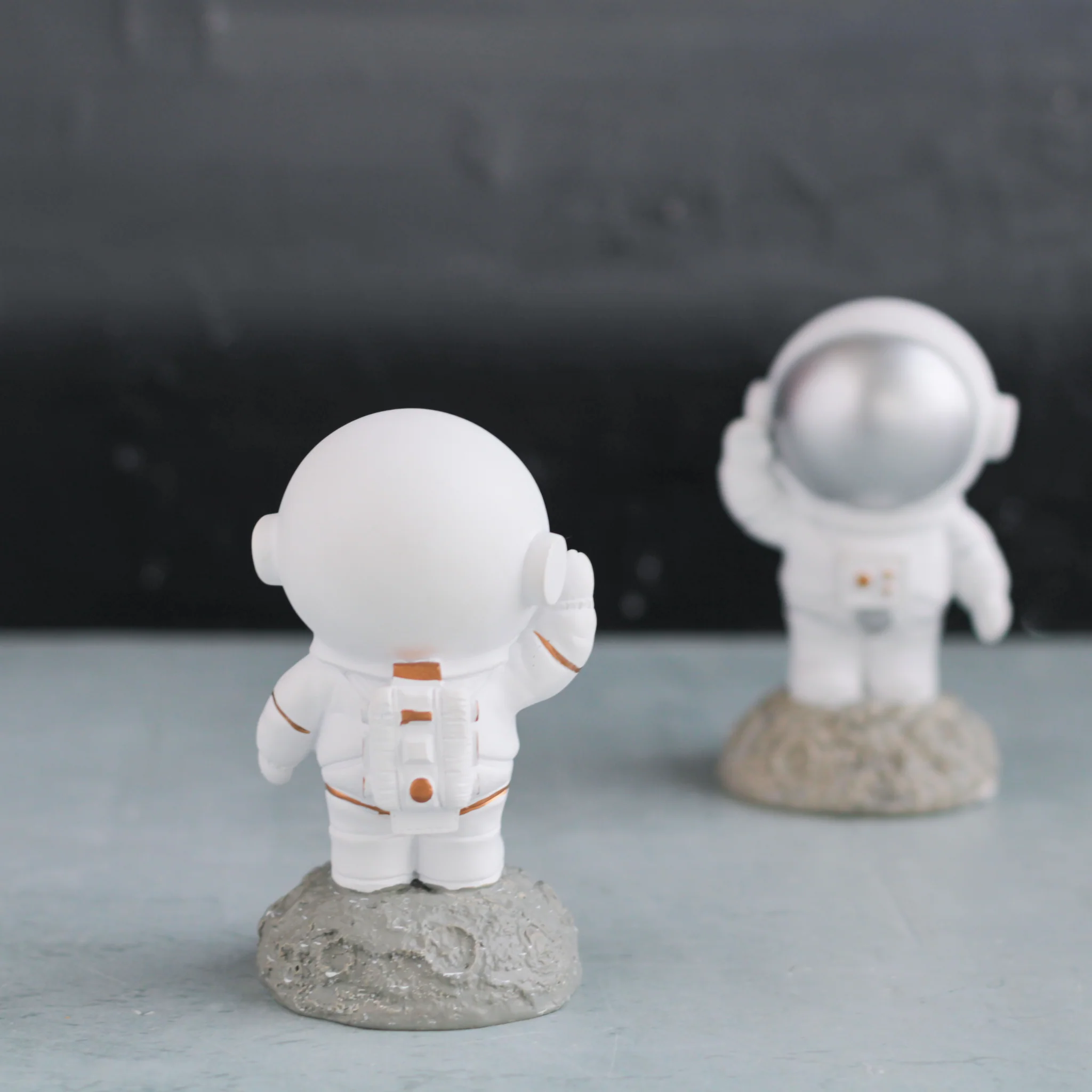 Table Astronauts - Image 16
