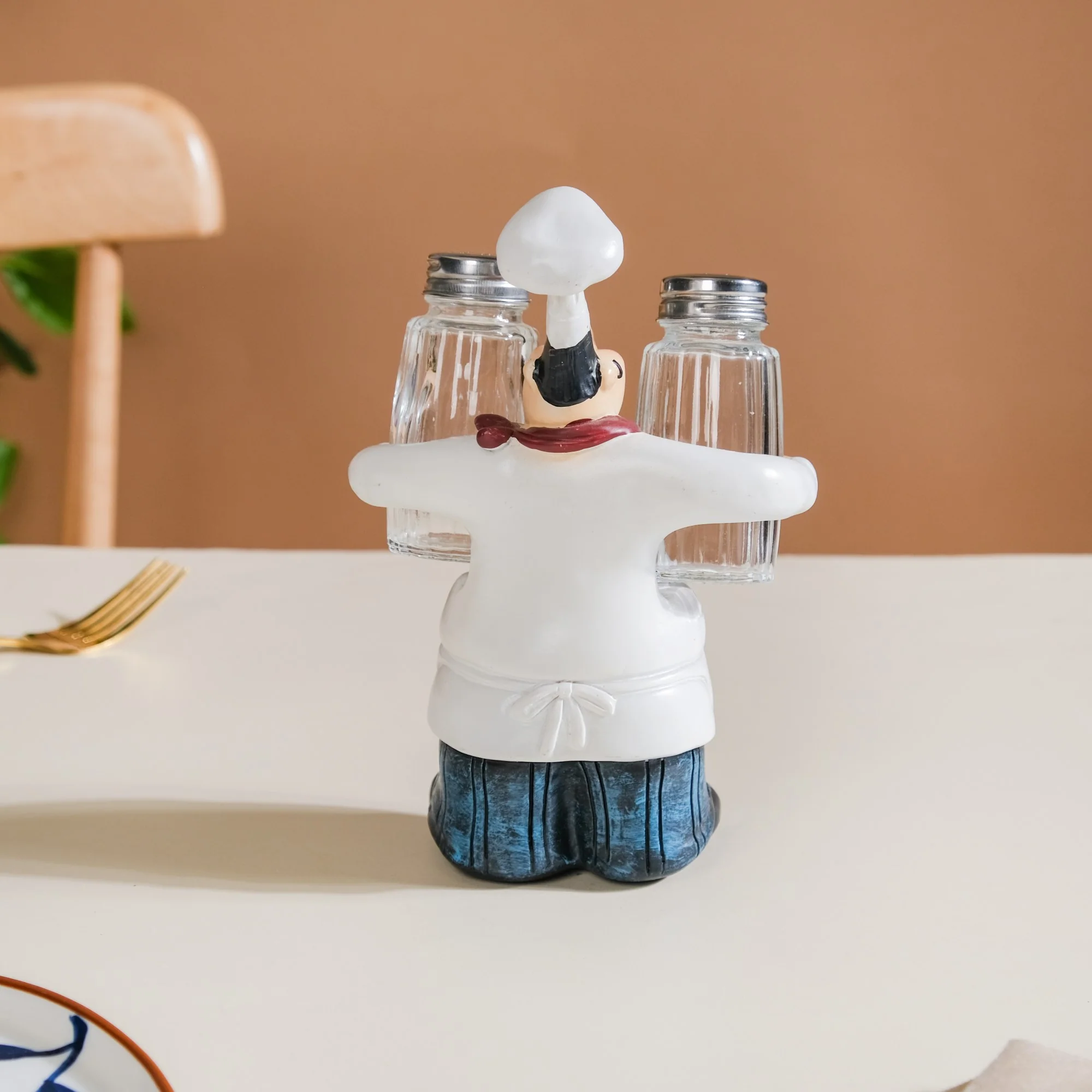 Table Chef With Salt And Pepper Shaker - Image 4