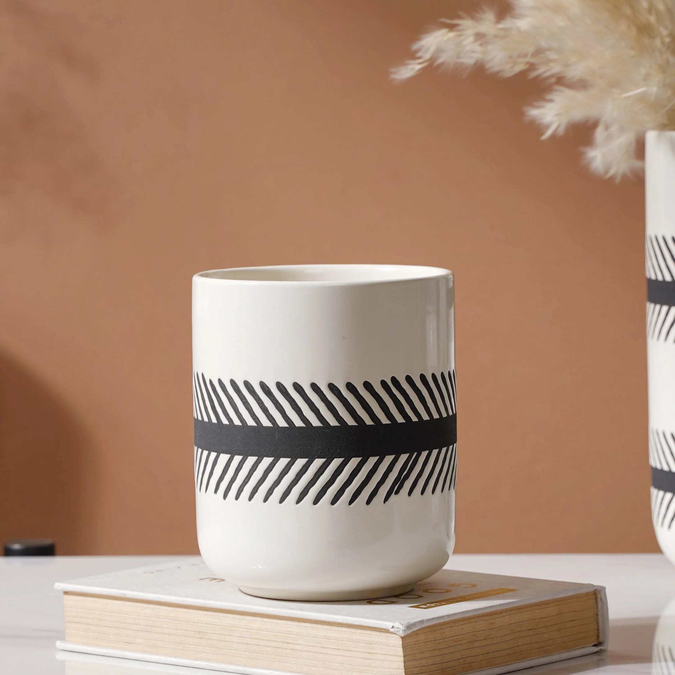 Tabletop Vase - Image 6