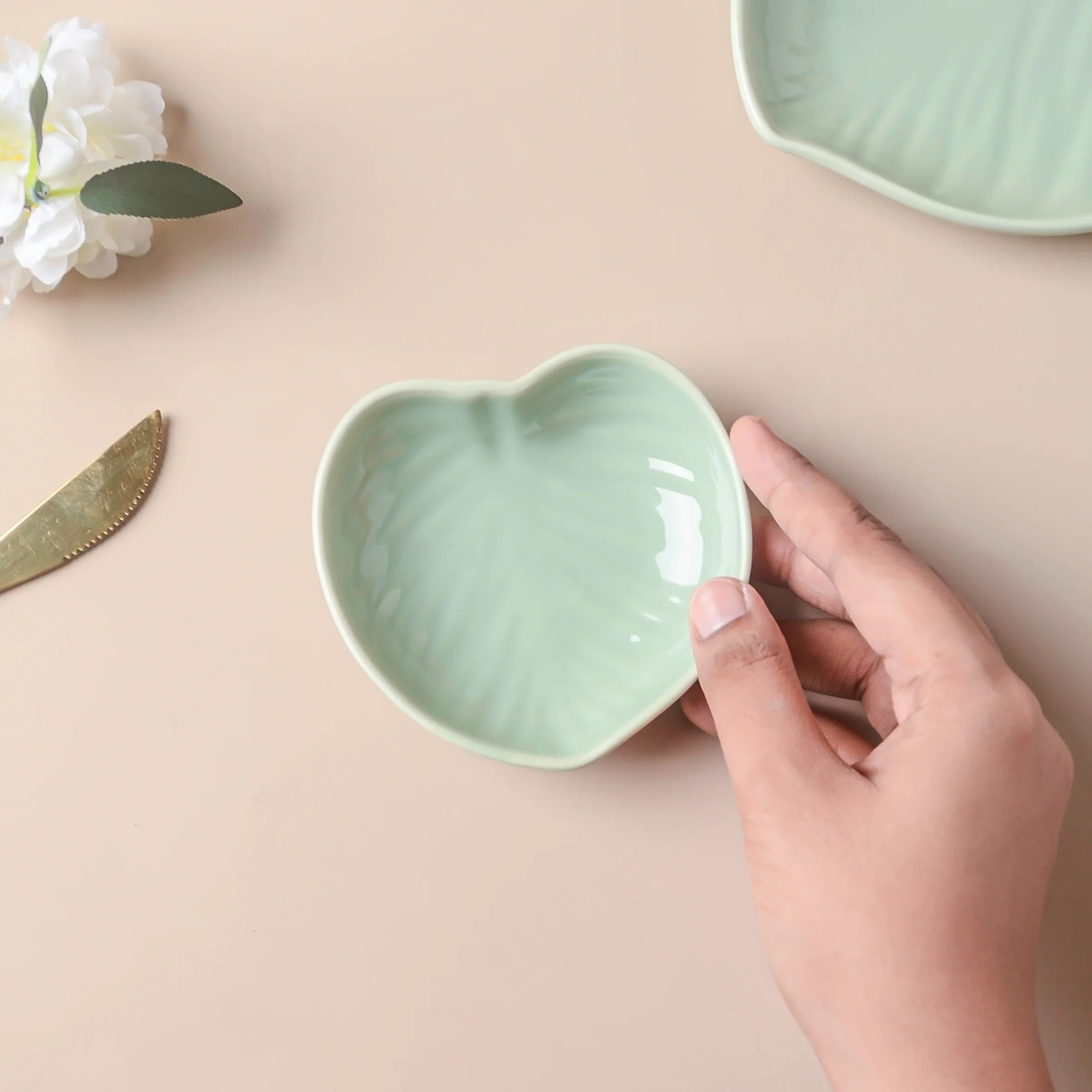 Taro Leaf 30 Piece Dinner Set For 6 - Image 21
