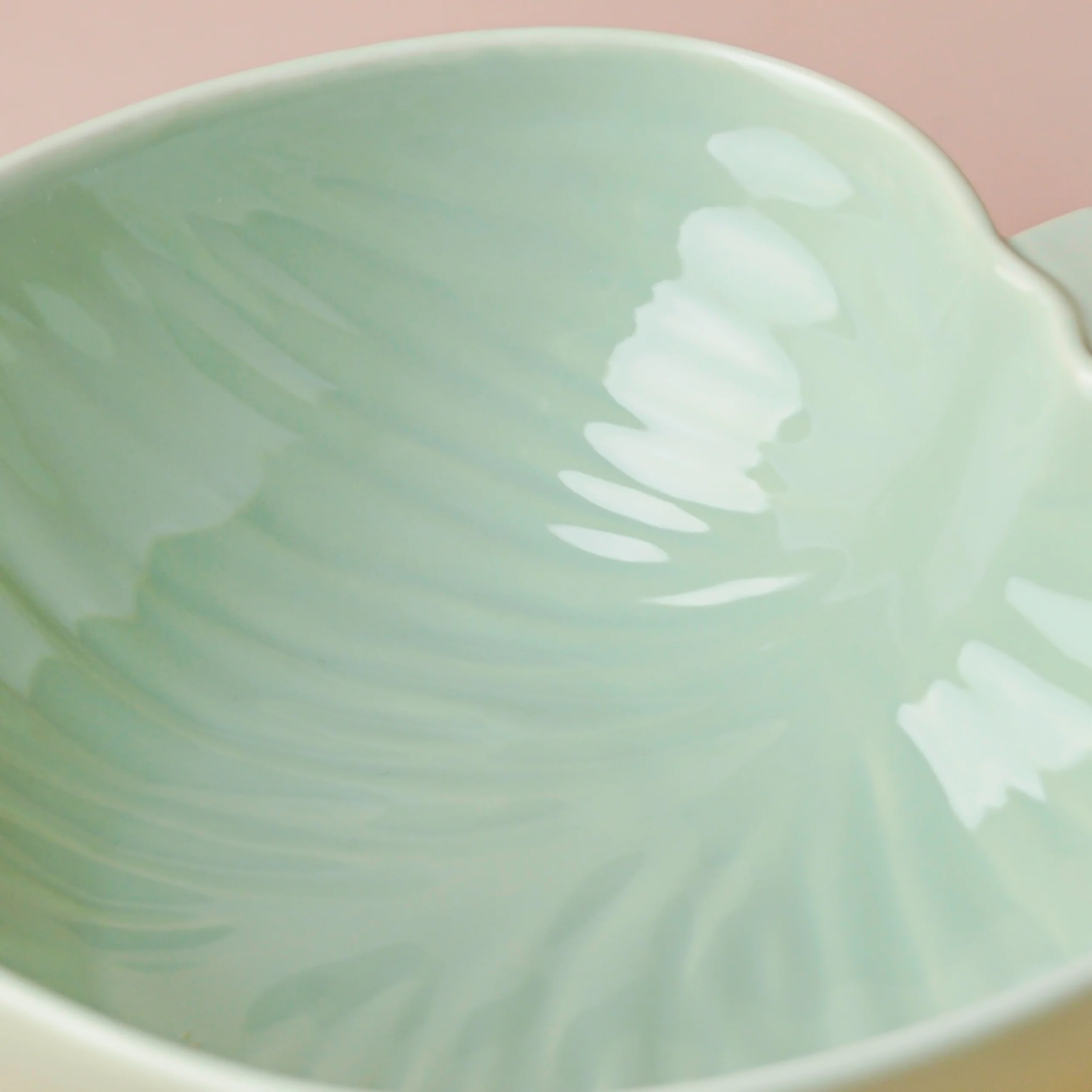 Taro Leaf Bowl With Handle Serving Bowl 8.5 Inch - Image 3