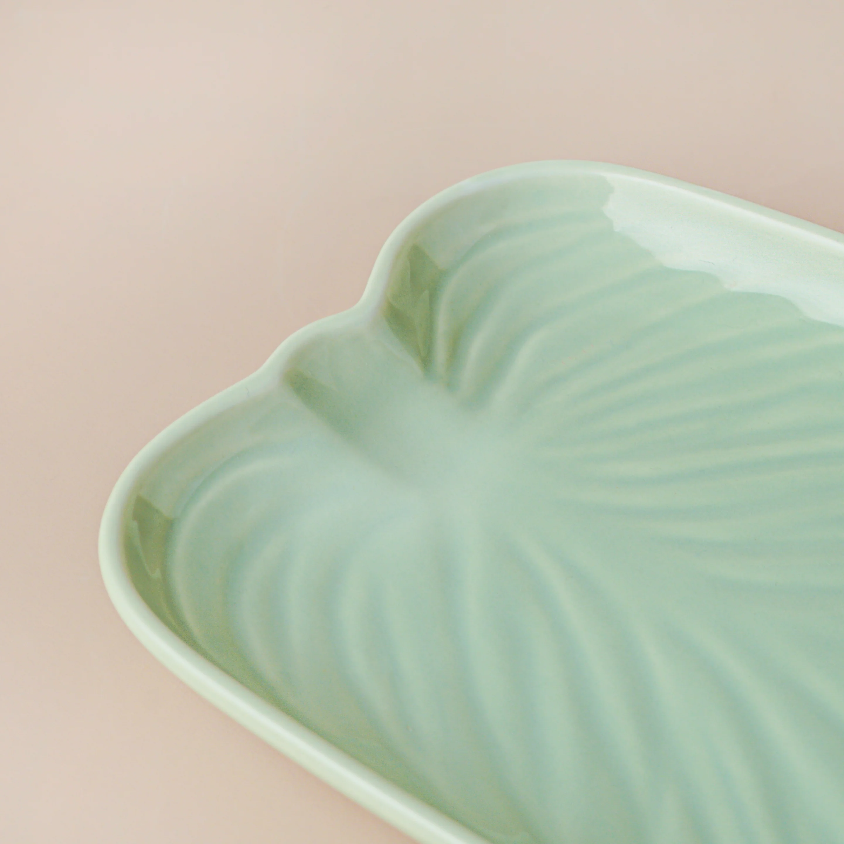 Taro Leaf Platter 10 Inch - Image 11